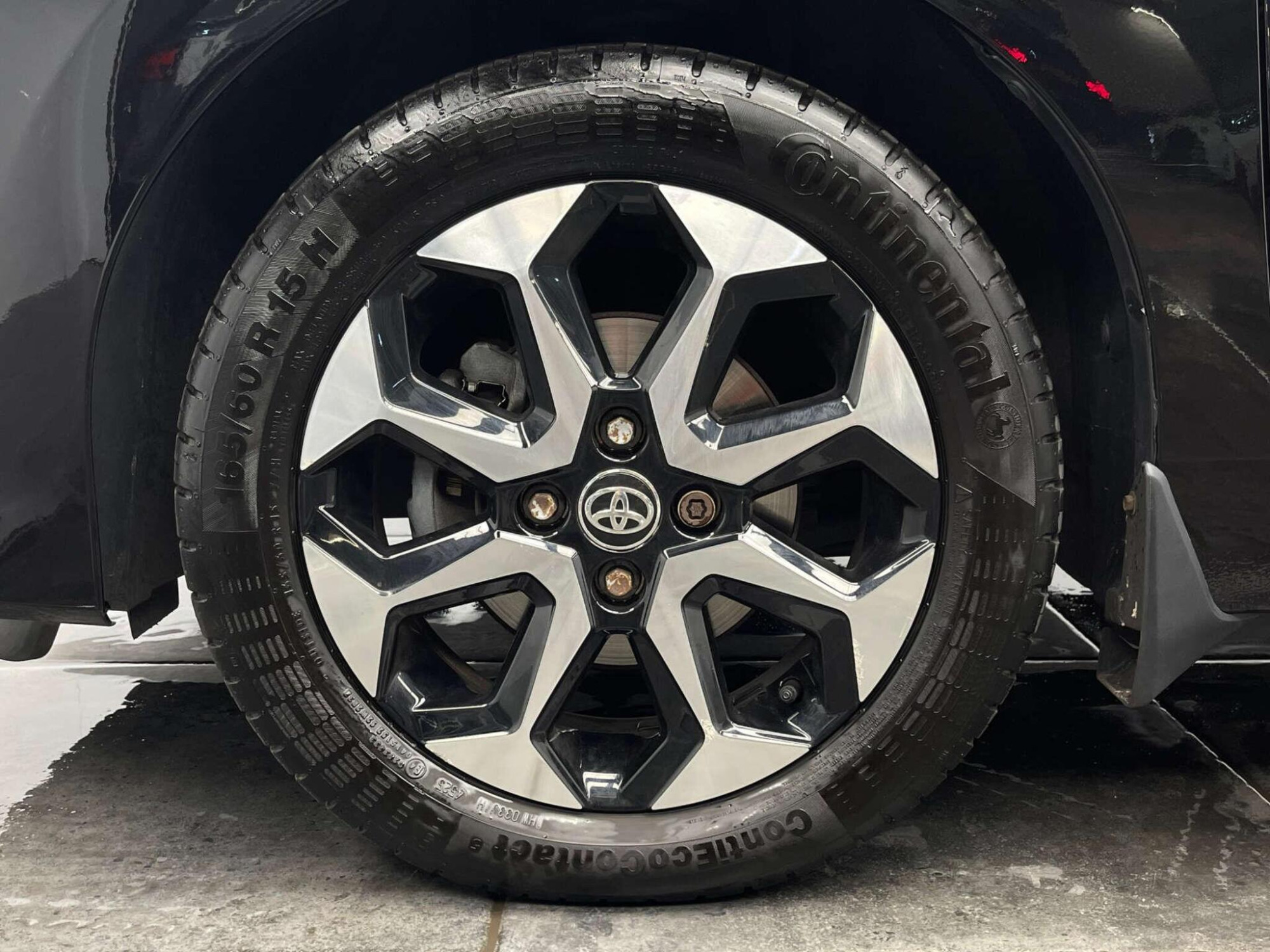 2020 Toyota AYGO image 35