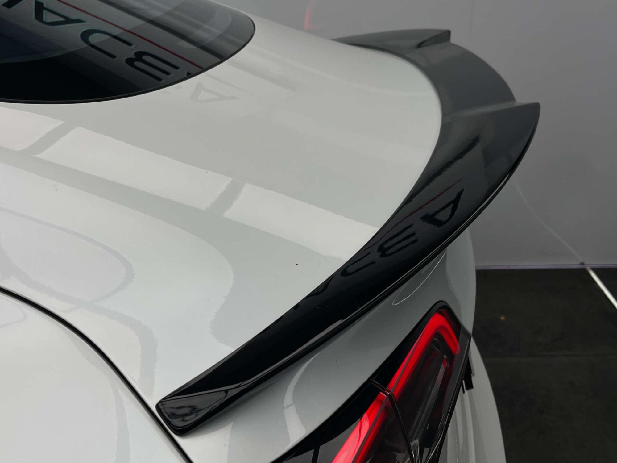 2020 Tesla Model 3 image 34