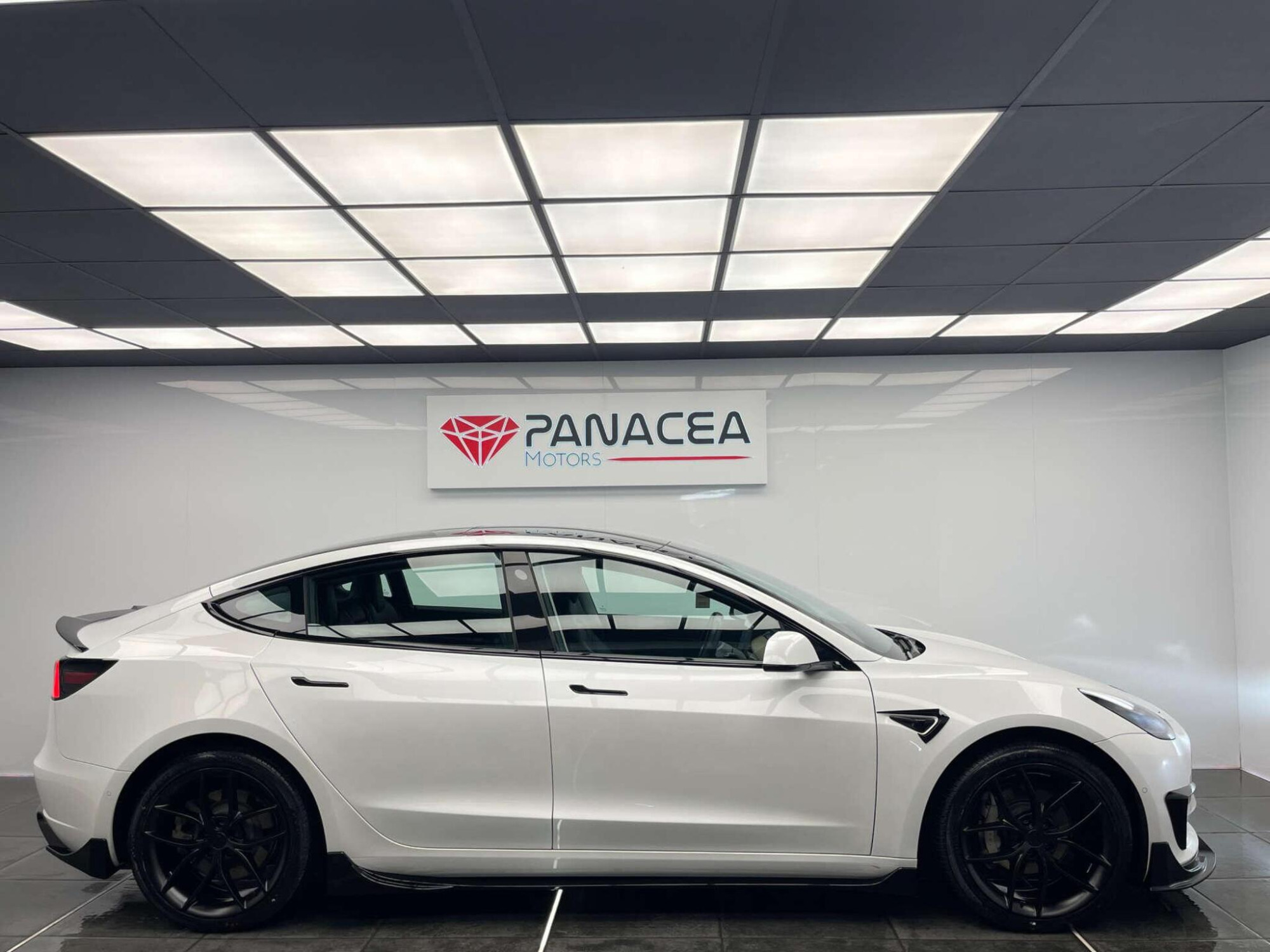 2020 Tesla Model 3 image 2
