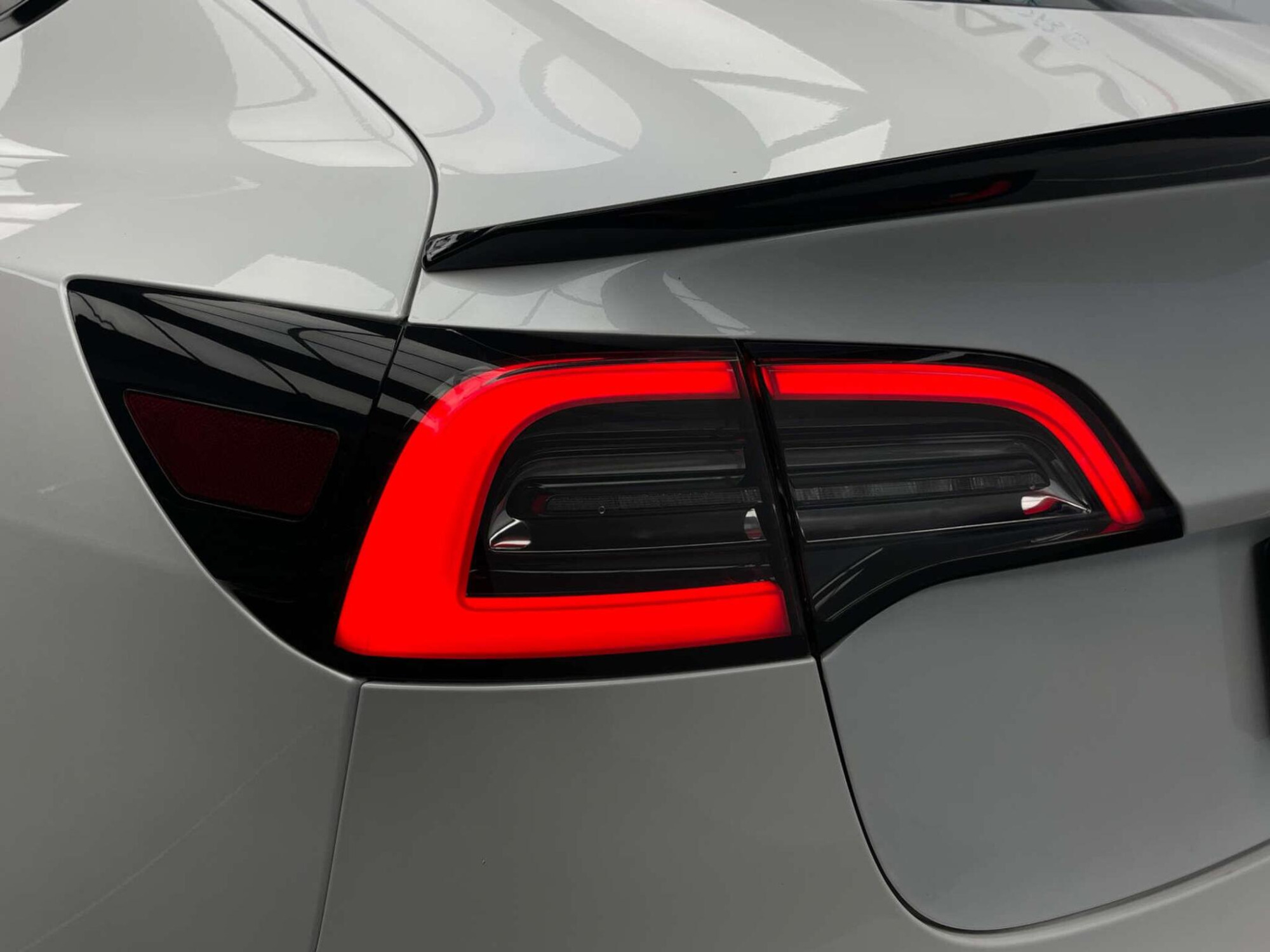 2020 Tesla Model 3 image 33
