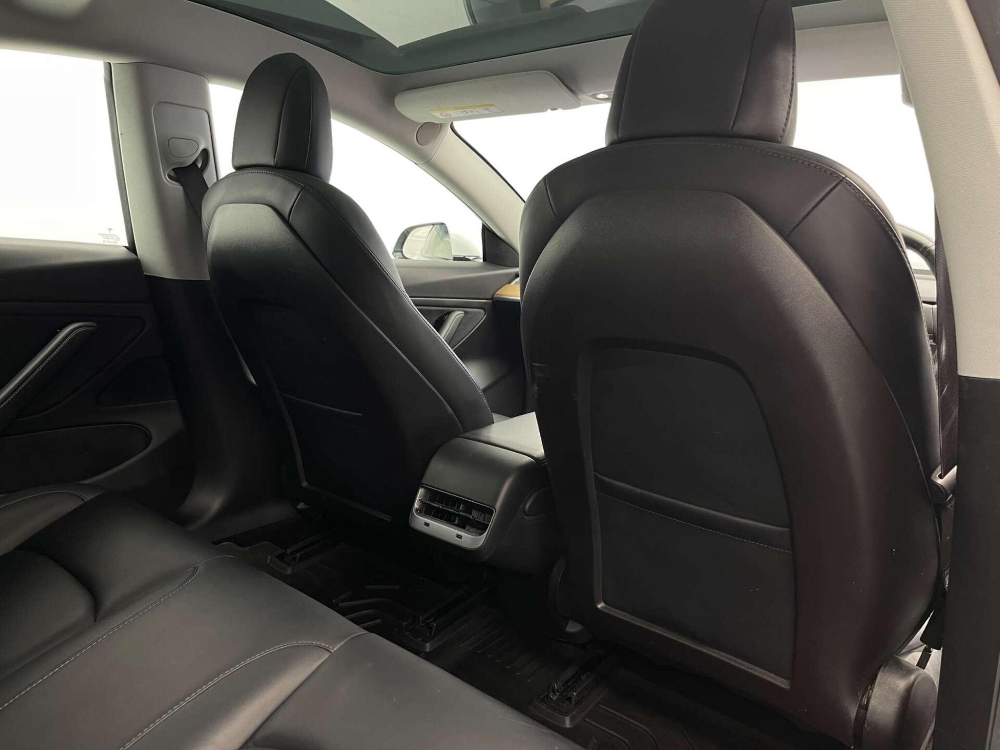 2020 Tesla Model 3 image 14