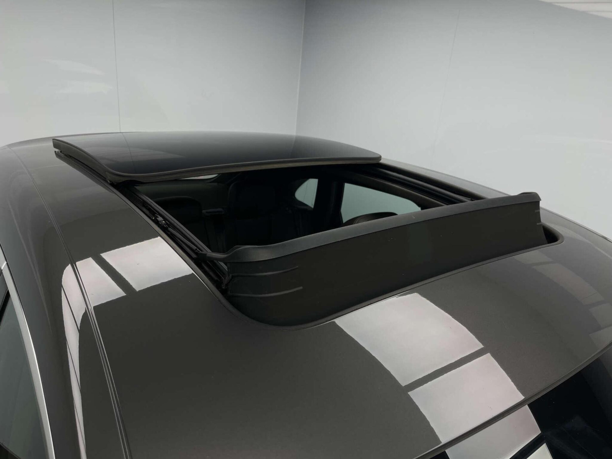 2018 Porsche MACAN image 4