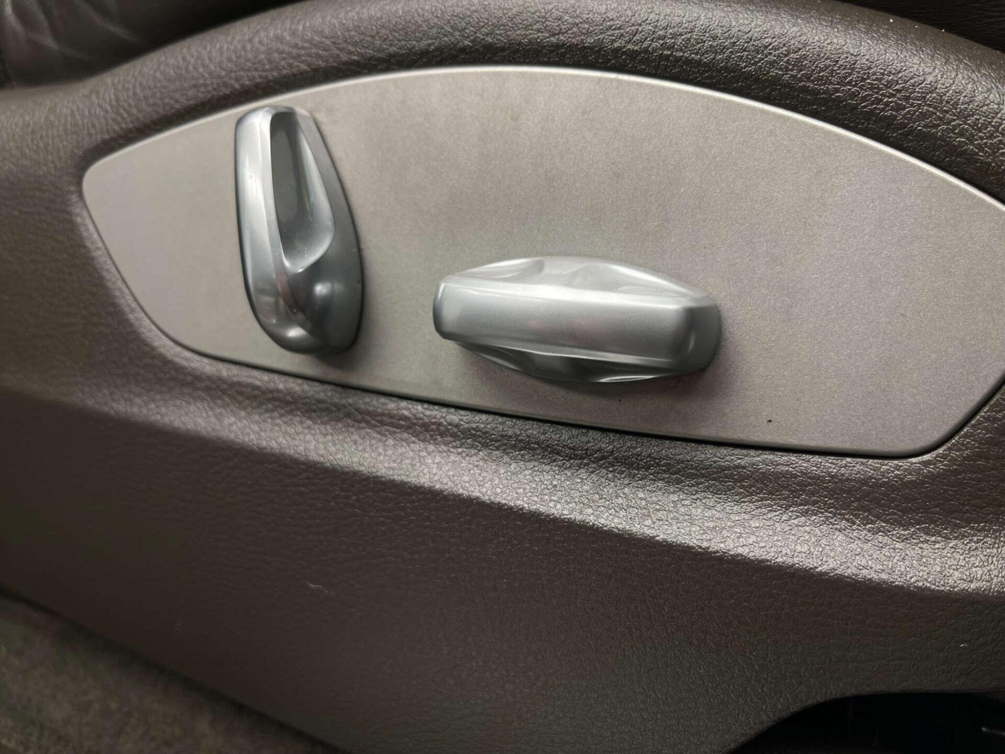 2018 Porsche MACAN image 12