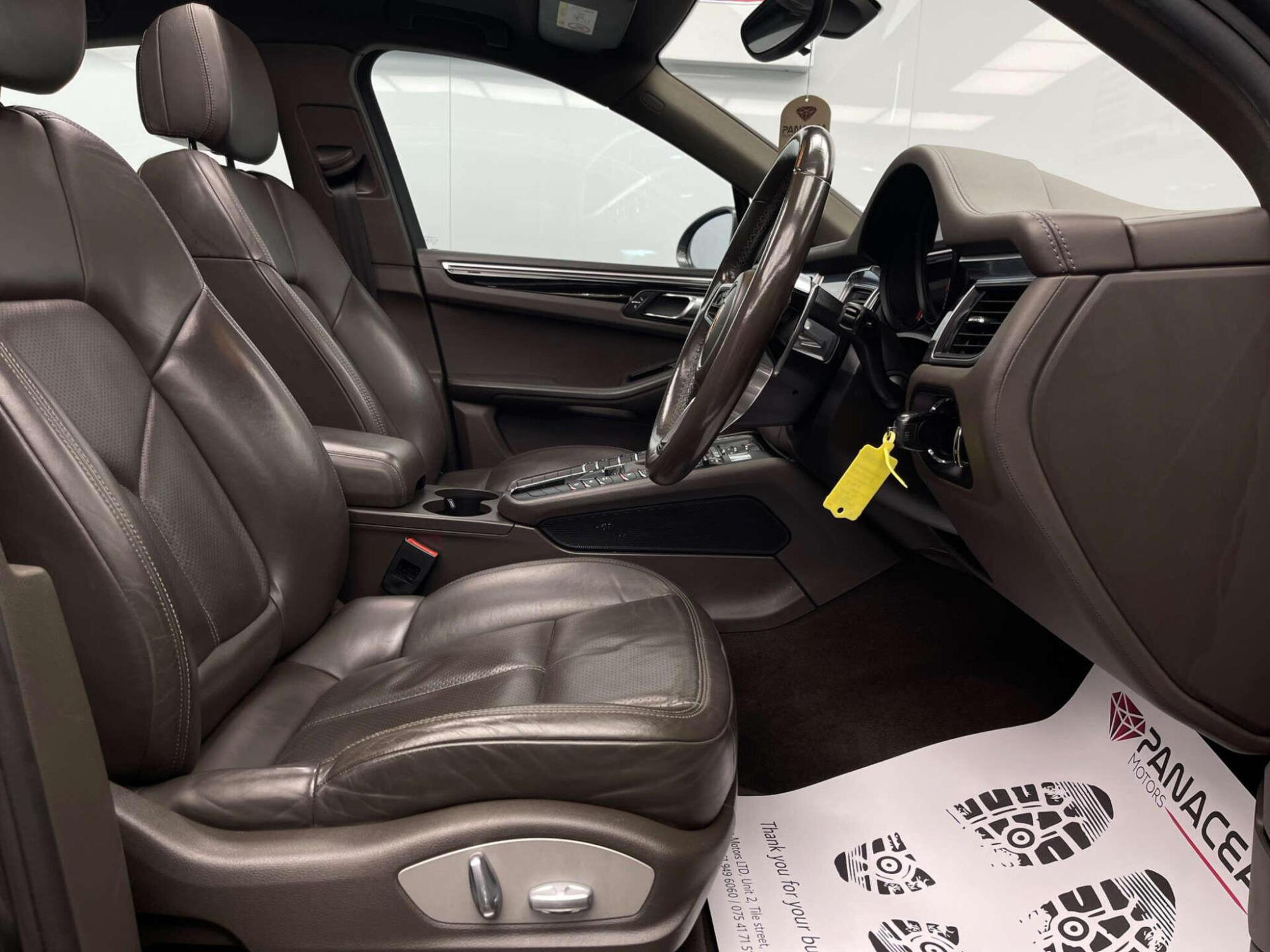 2018 Porsche MACAN image 13