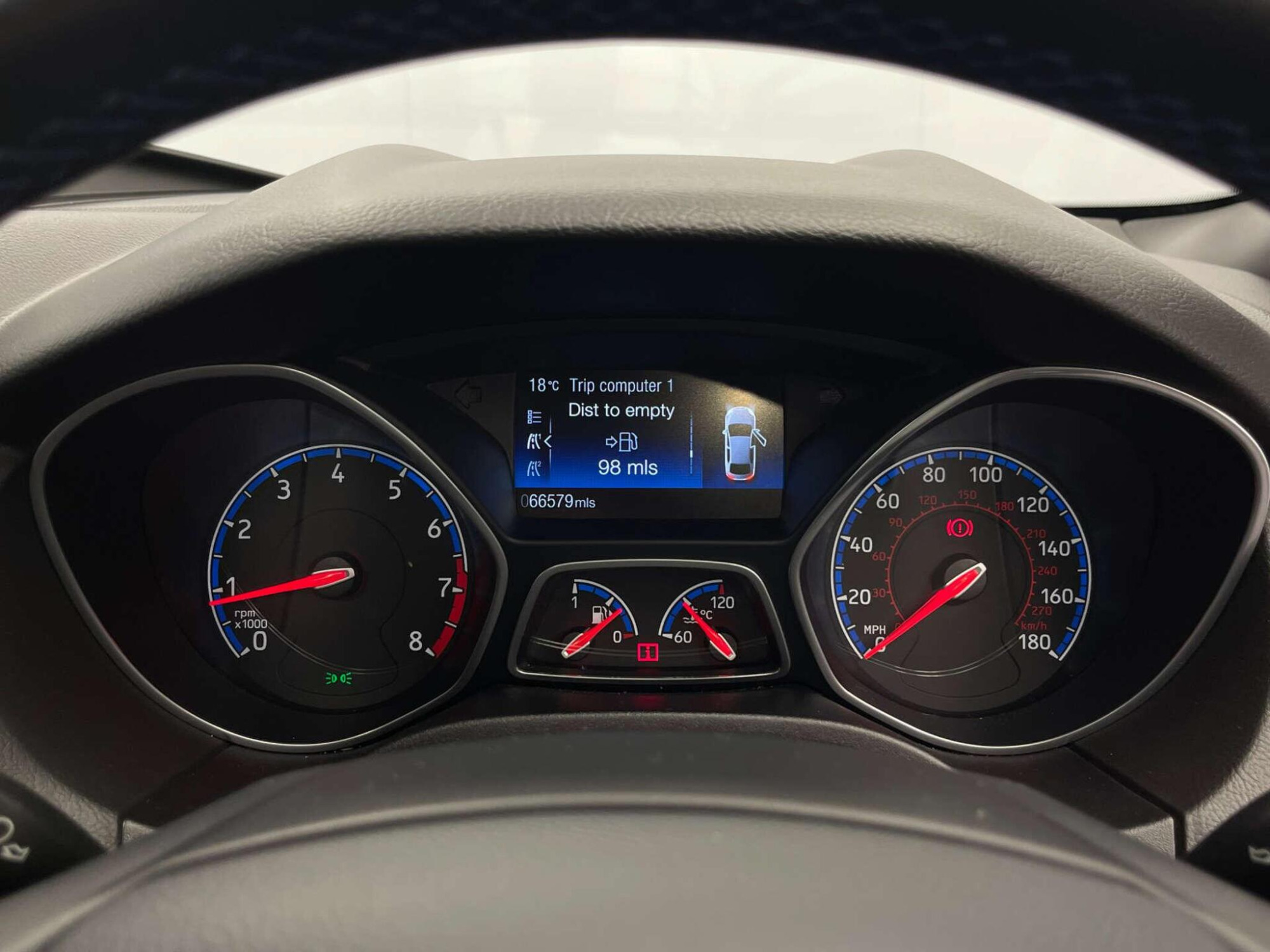 2016 Ford FOCUS image 18