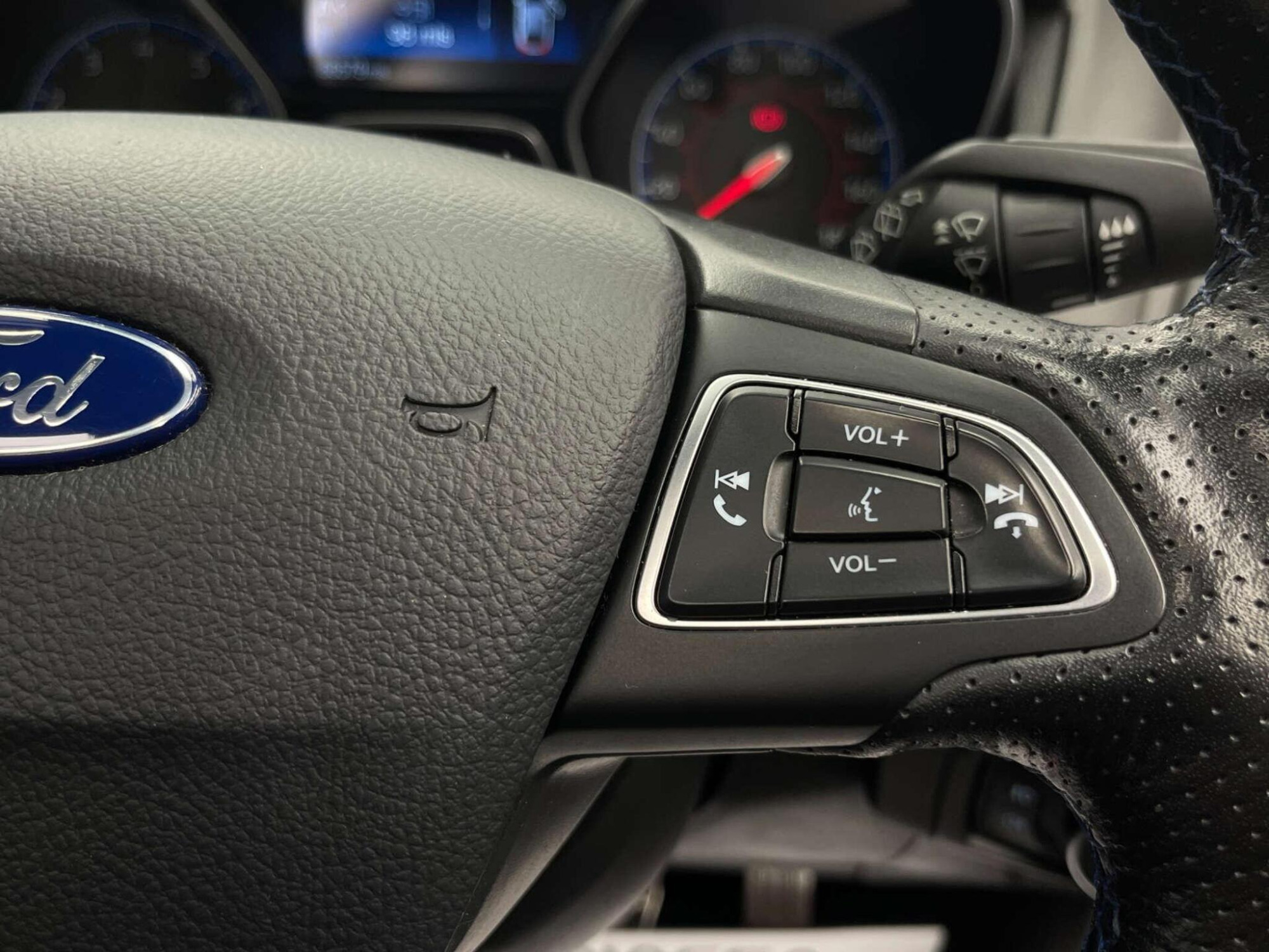 2016 Ford FOCUS image 21