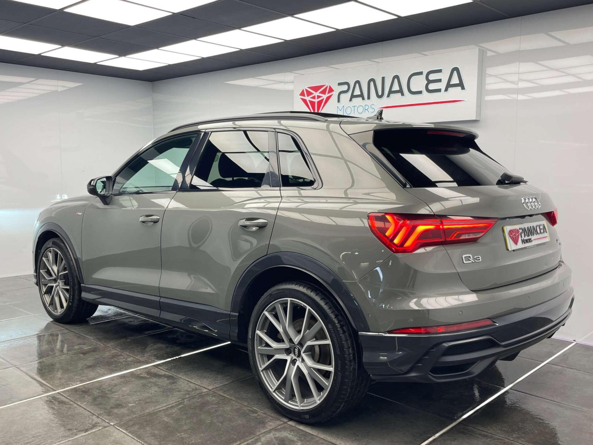 2020 Audi Q3 image 35