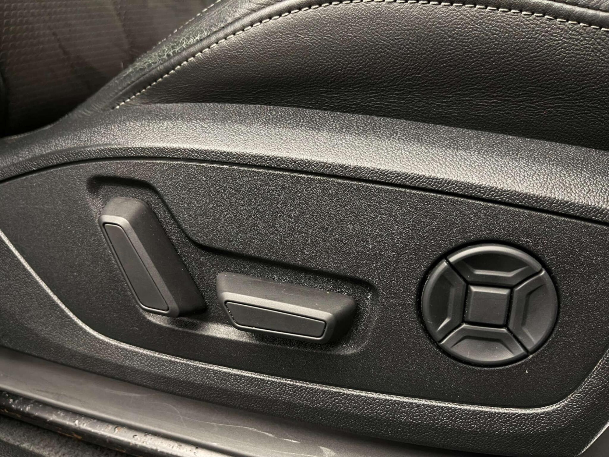 2020 Audi Q3 image 15