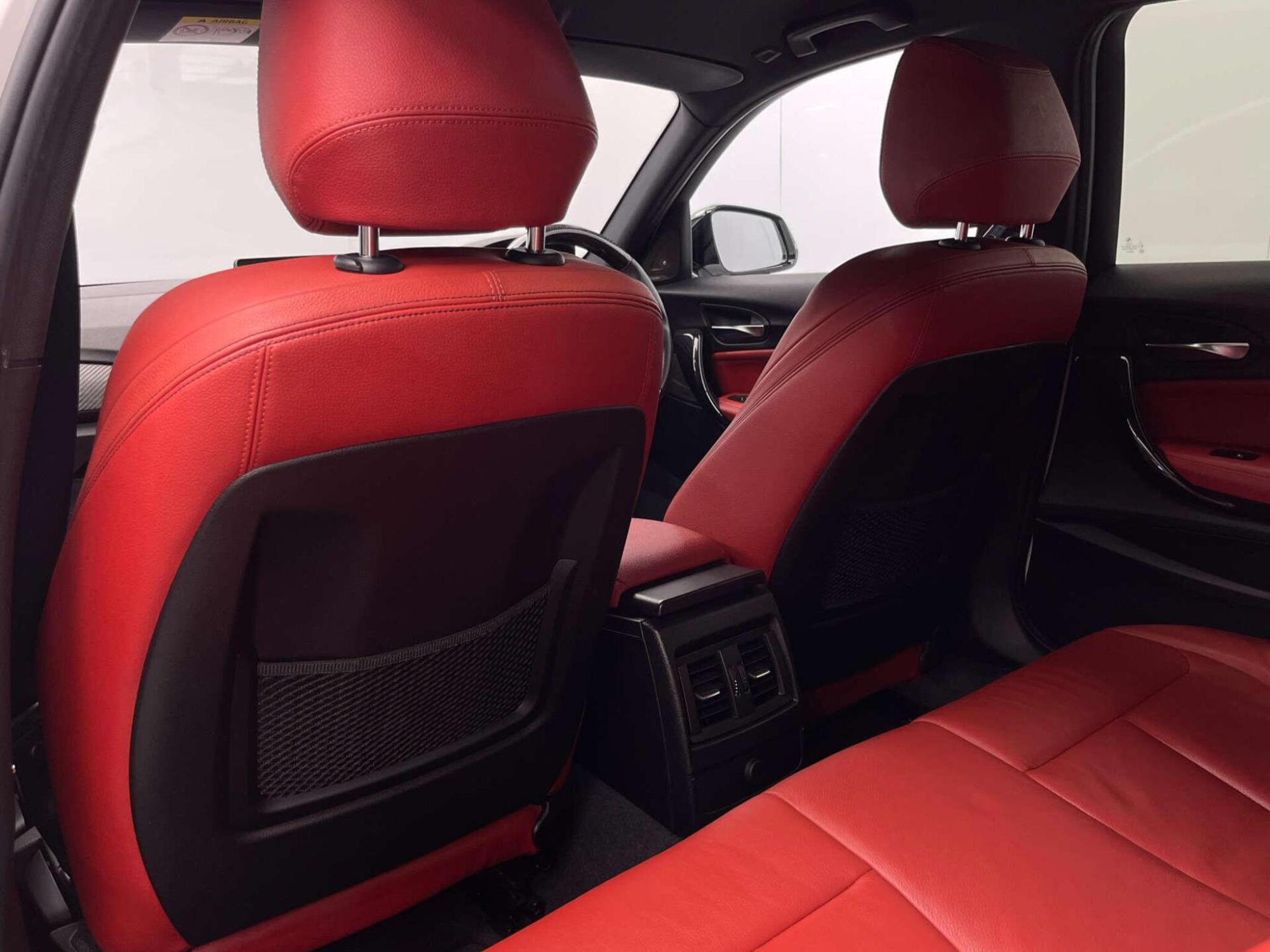 2015 BMW 1 SERIES image 38