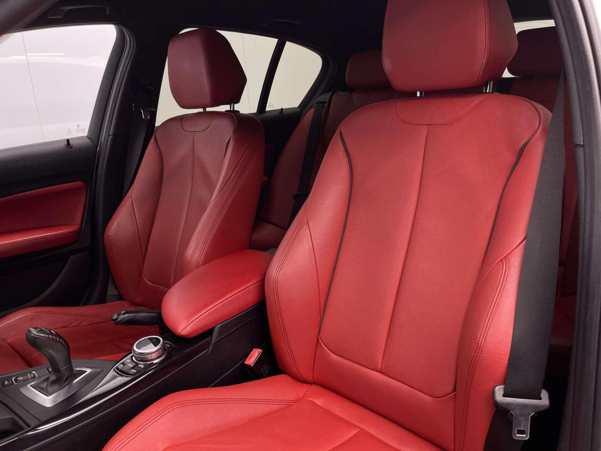 2015 BMW 1 SERIES image 40