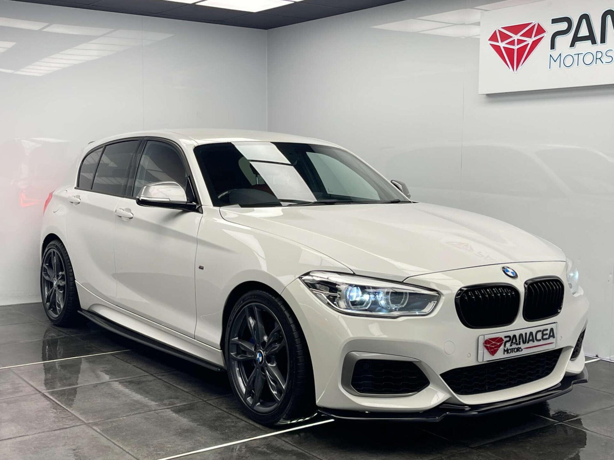 BMW 1 SERIES