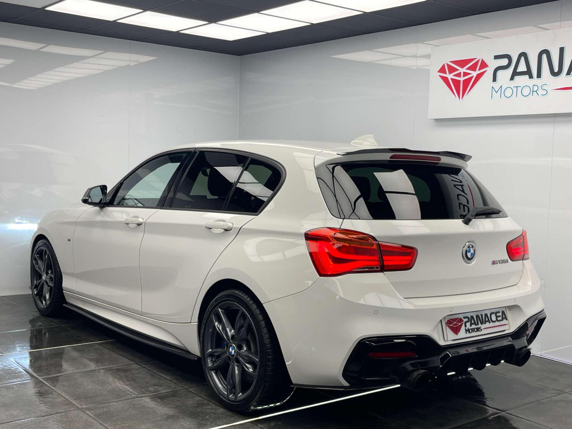 2015 BMW 1 SERIES image 25