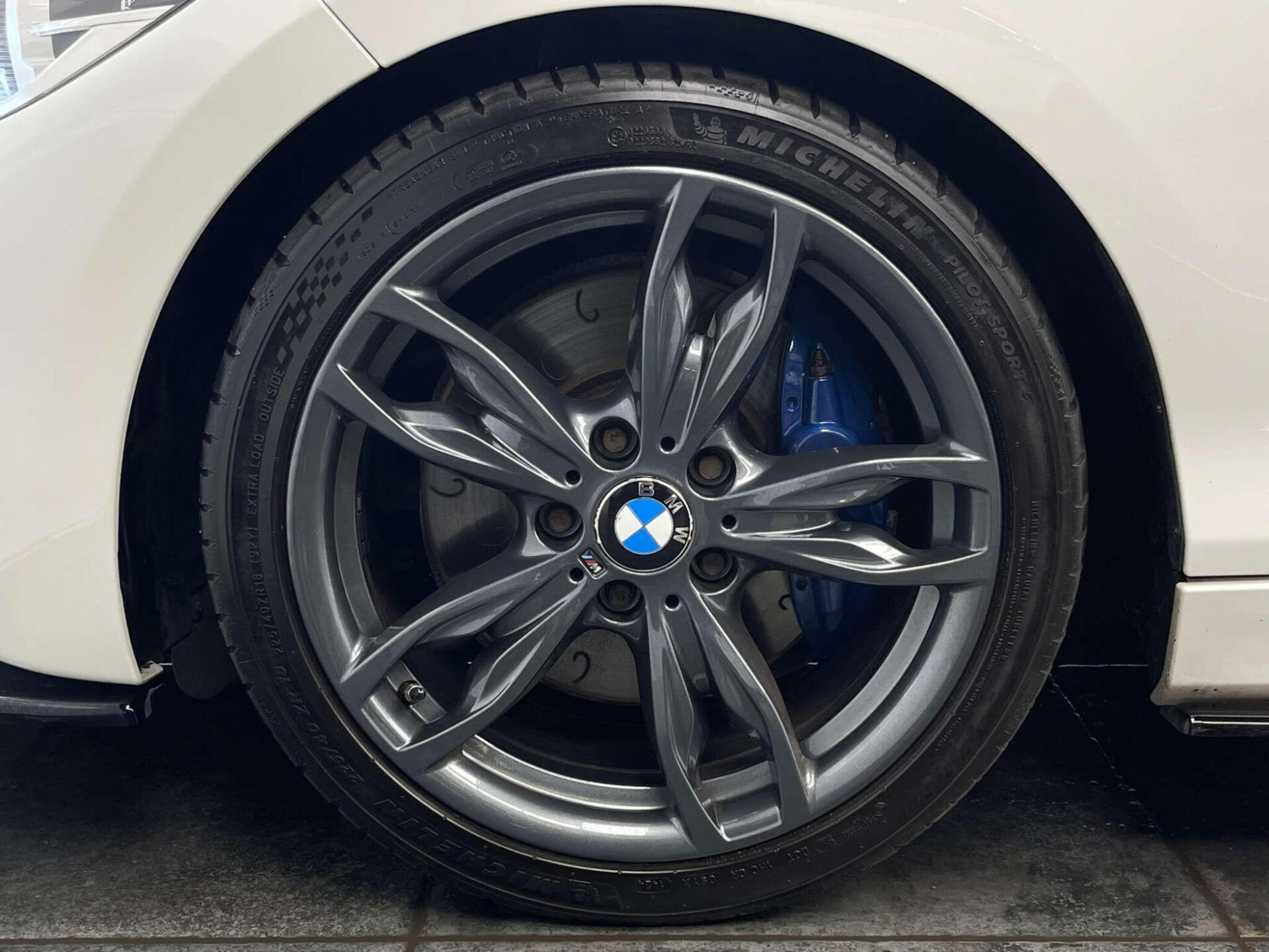 2015 BMW 1 SERIES image 32
