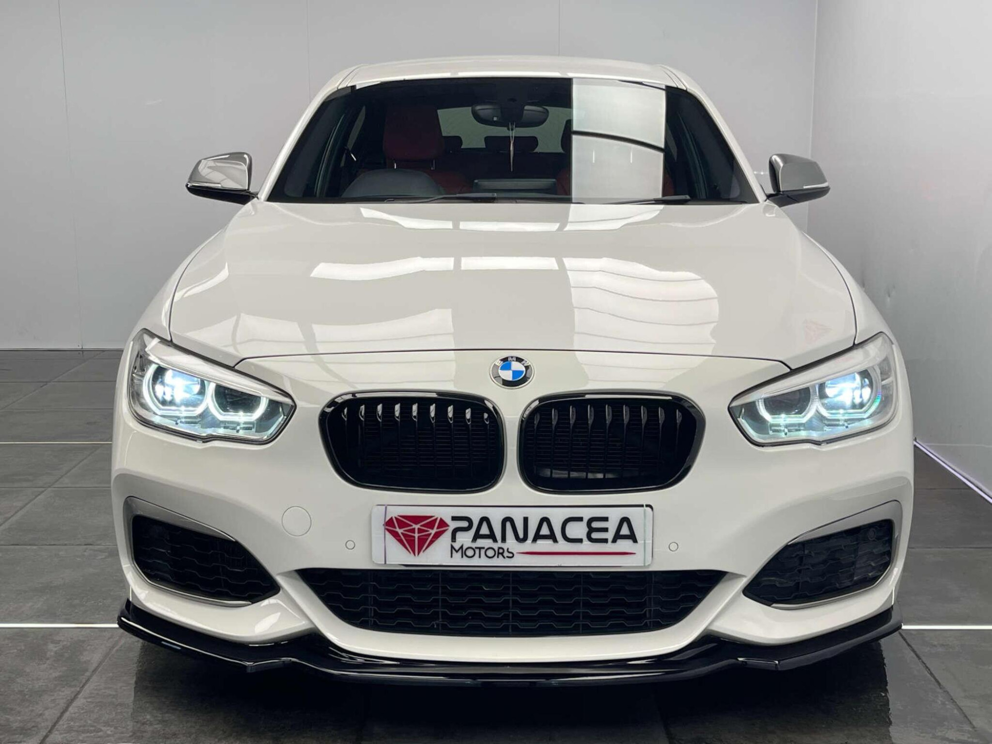 2015 BMW 1 SERIES image 2