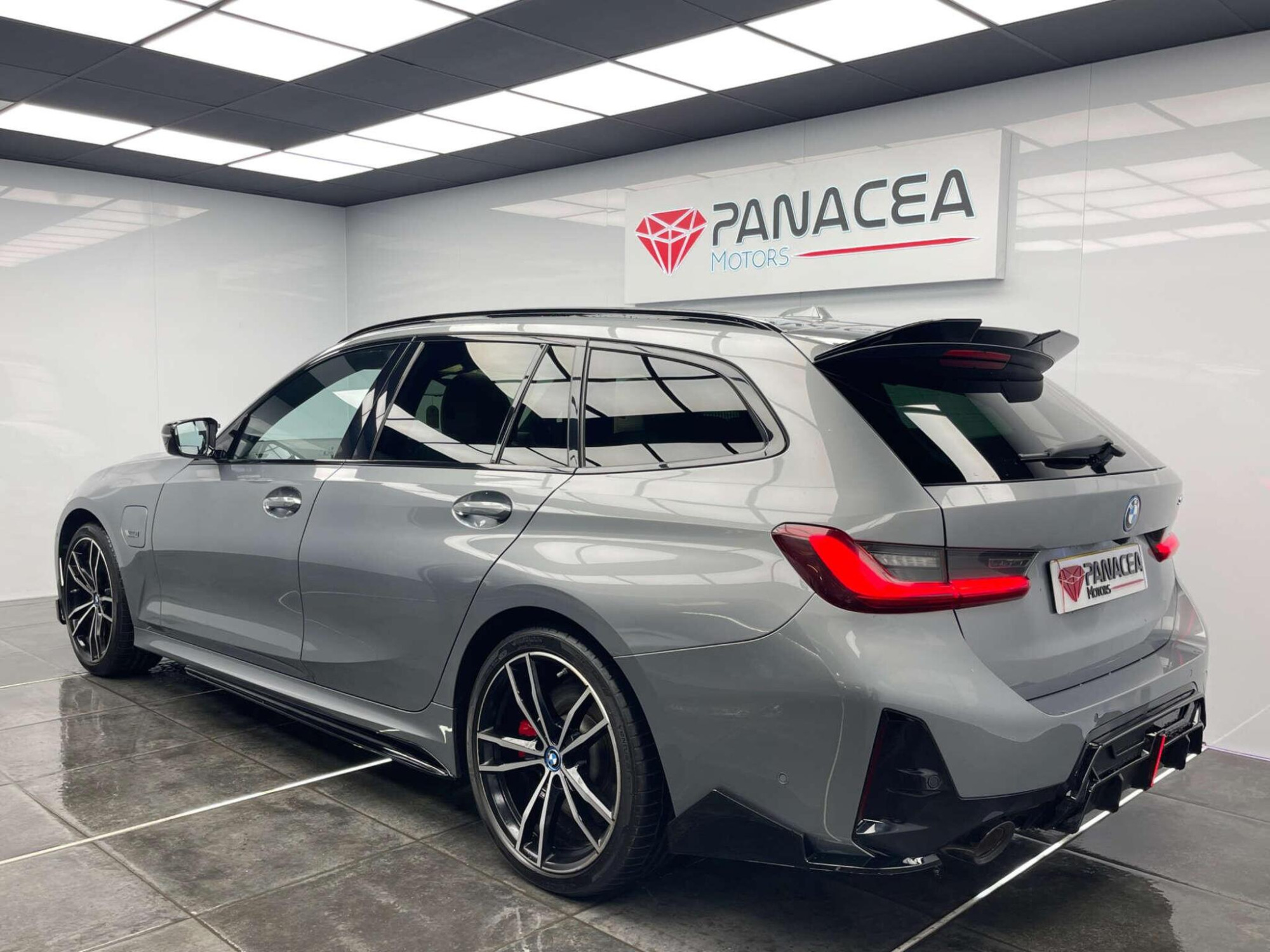 2022 BMW 3 SERIES image 12