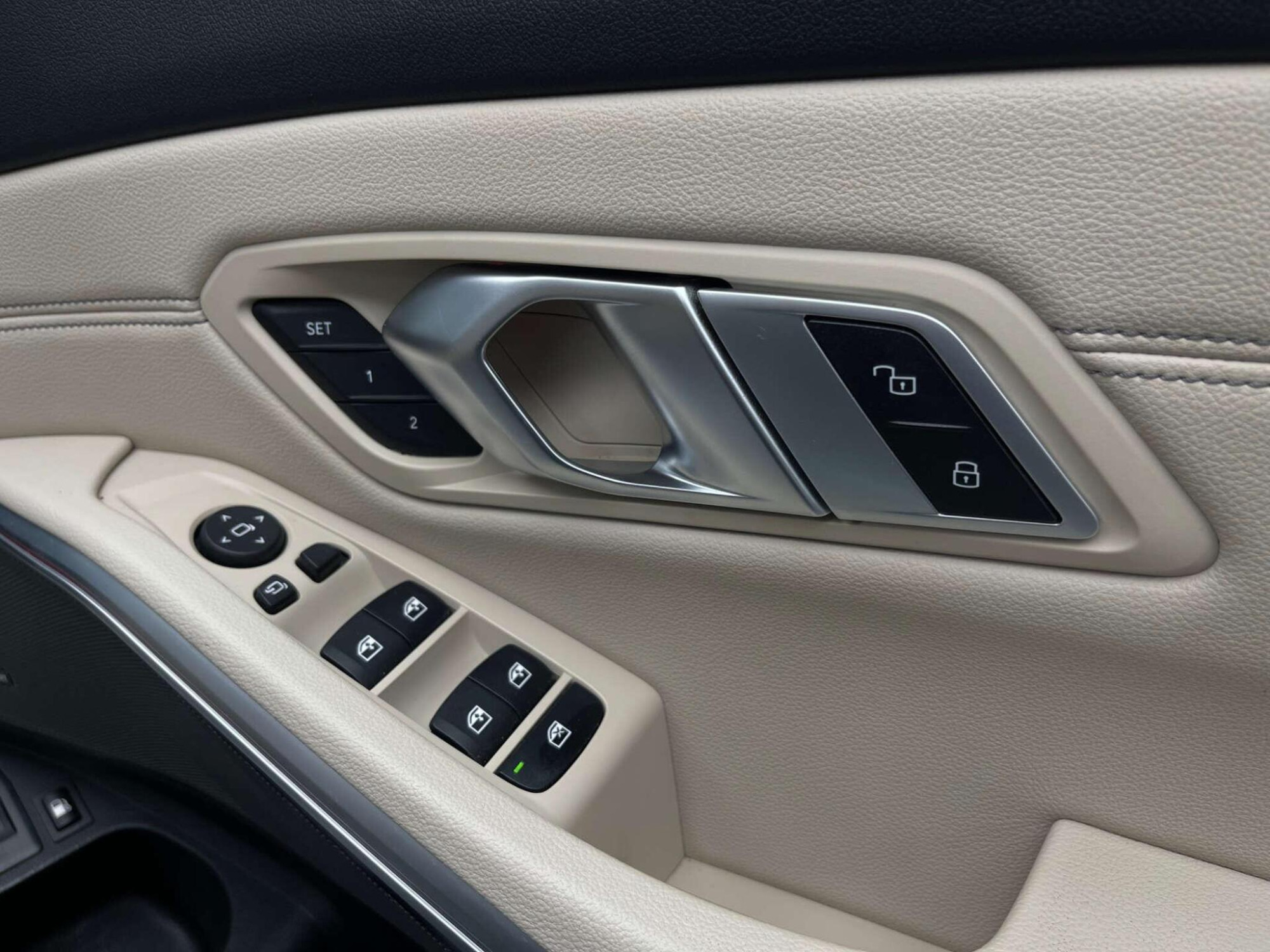 2022 BMW 3 SERIES image 23