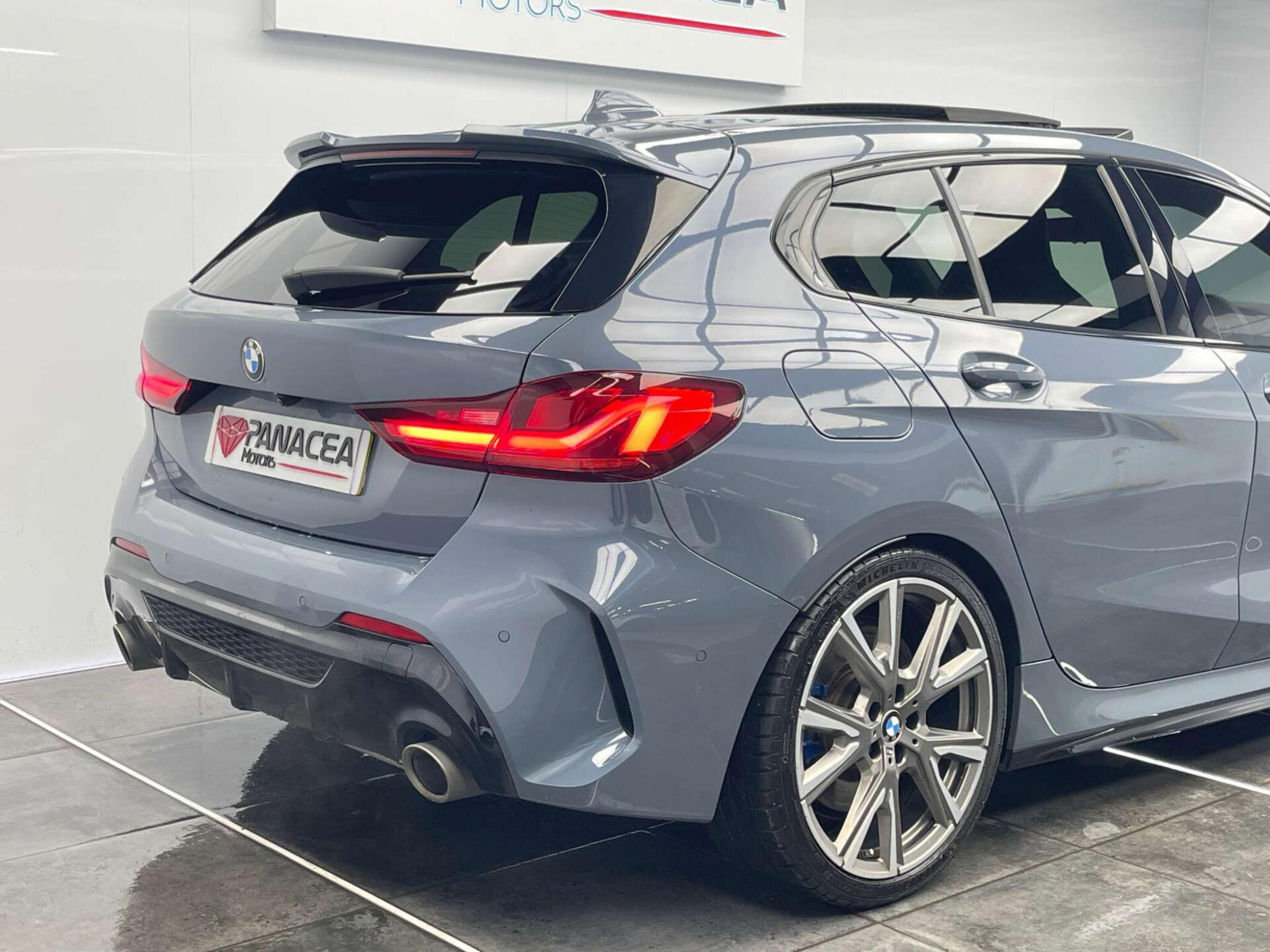 2020 BMW 1 SERIES image 9