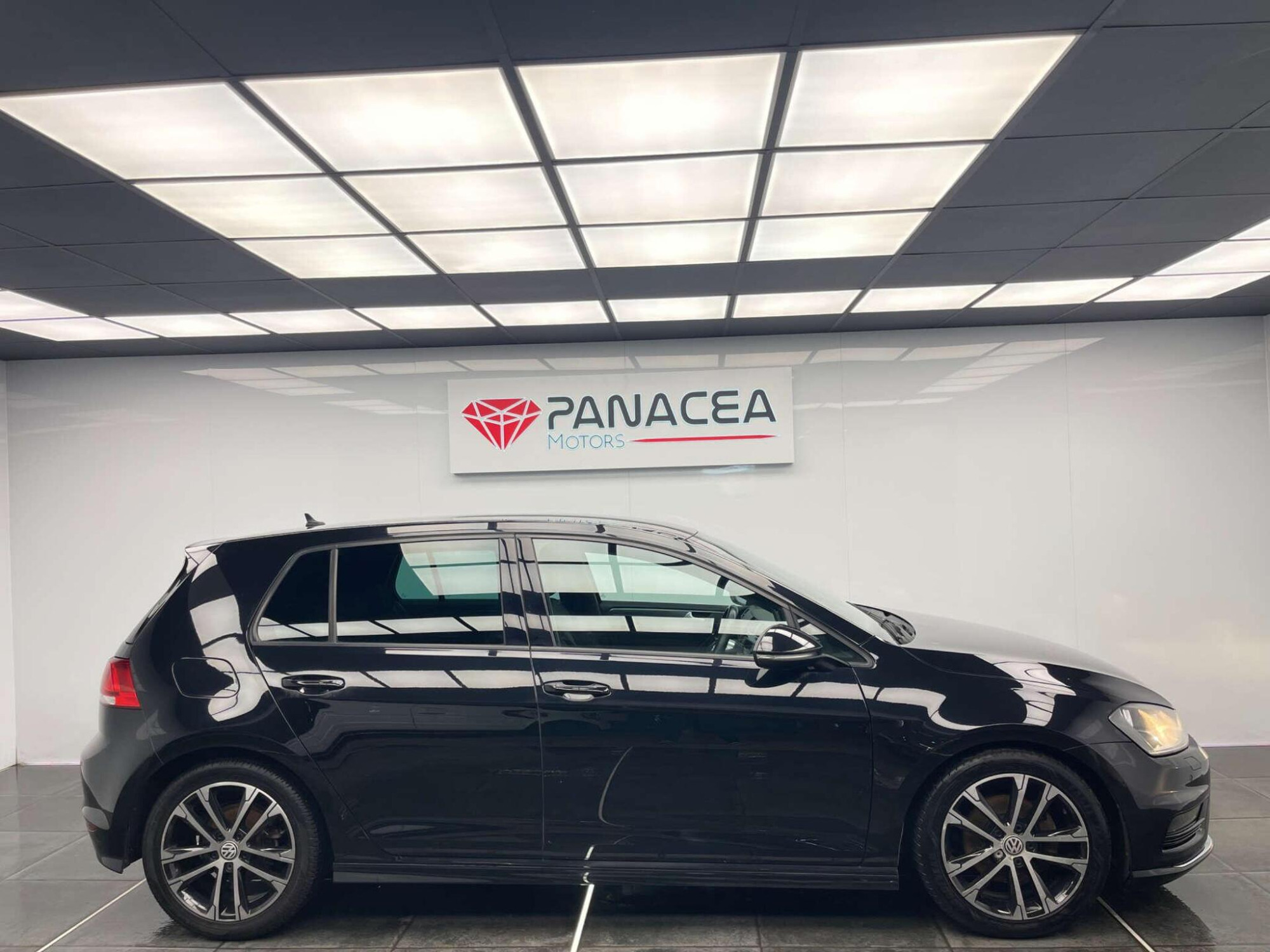 2016 Volkswagen GOLF image 2