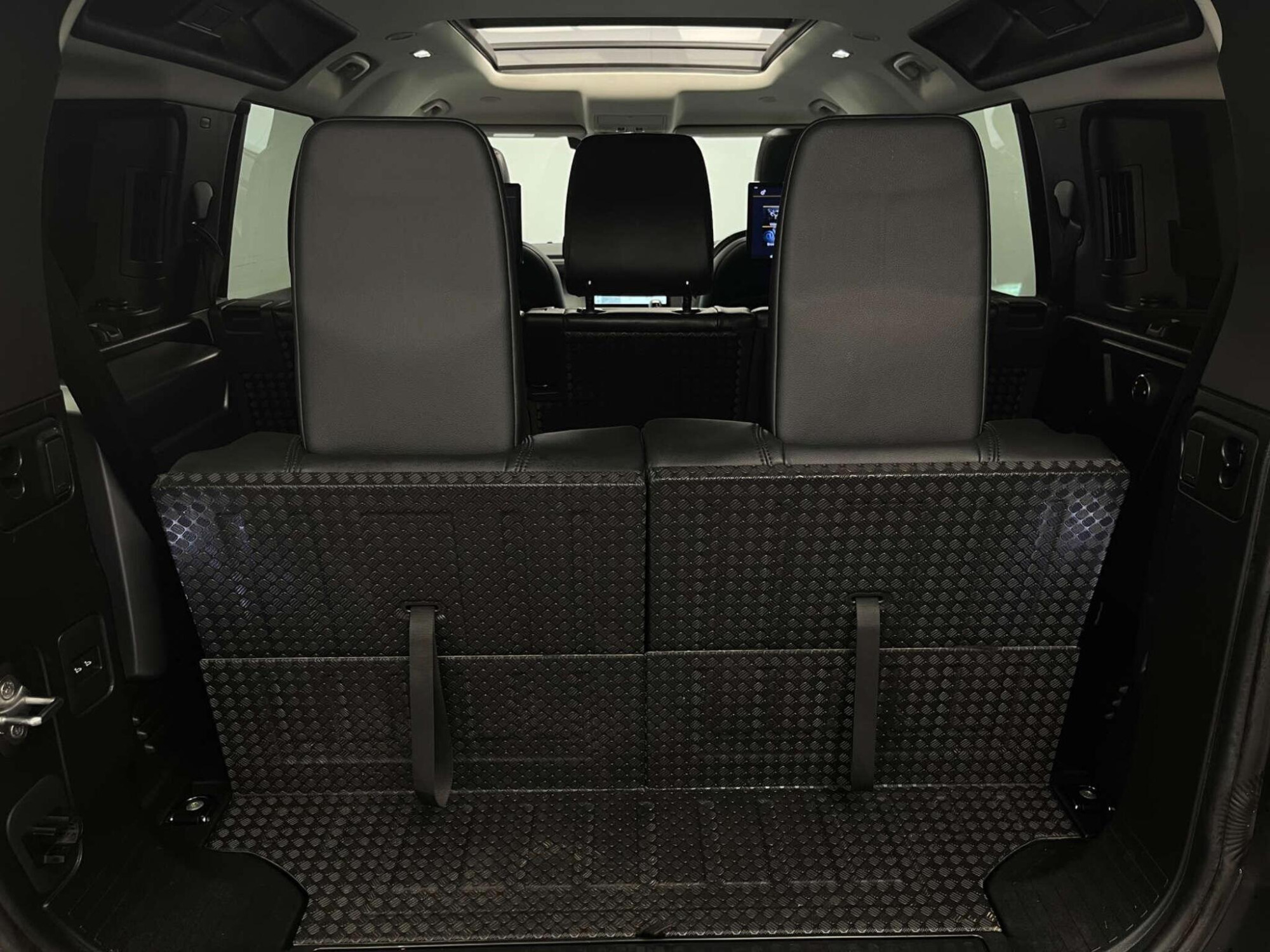 2020 Land Rover DEFENDER image 14