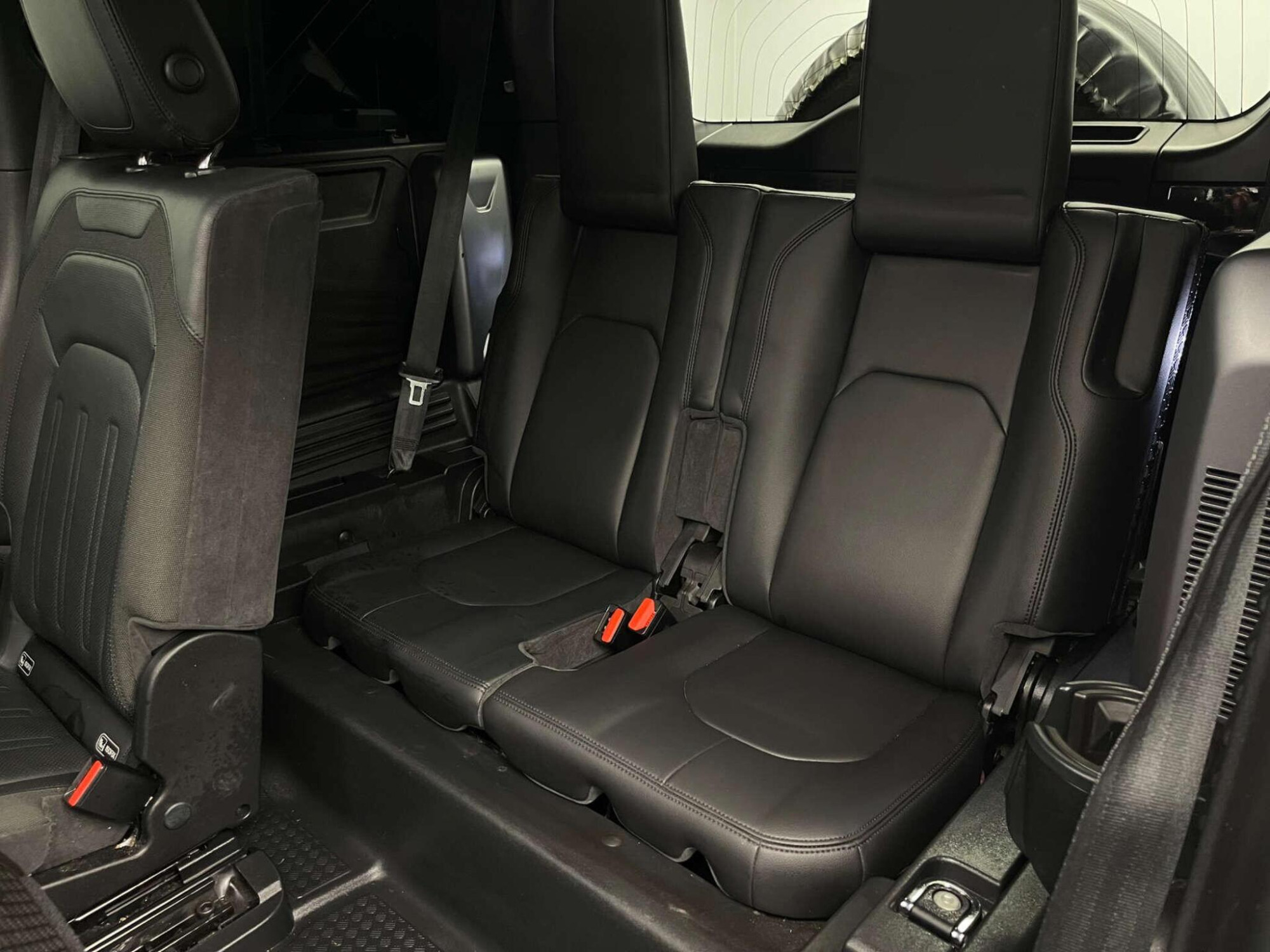 2020 Land Rover DEFENDER image 19
