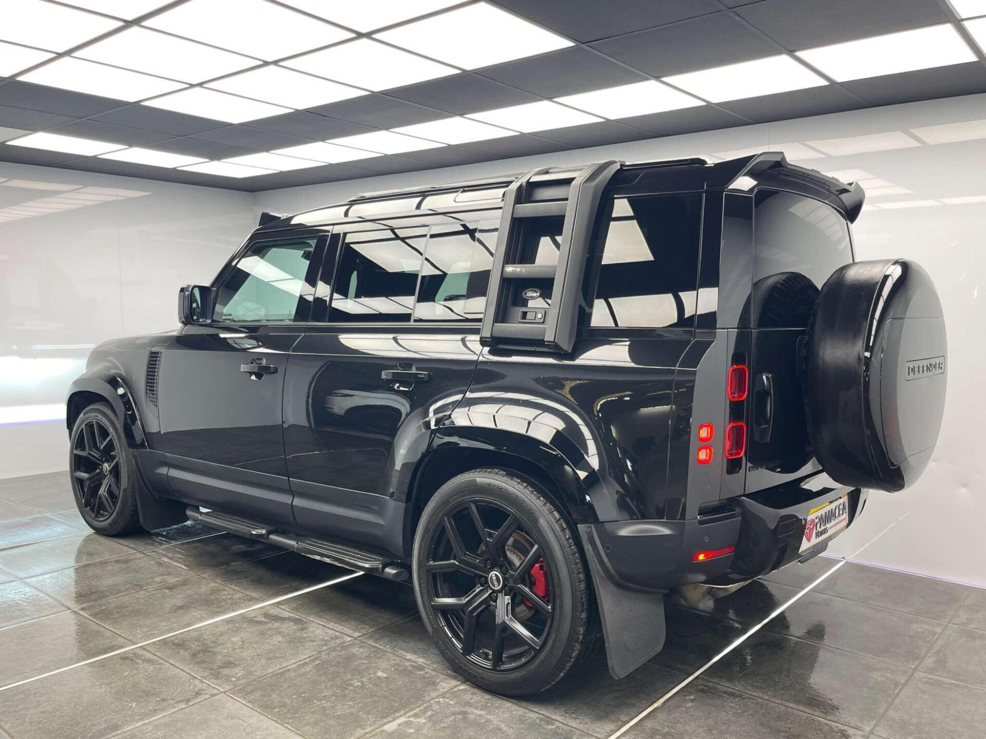 2020 Land Rover DEFENDER image 7