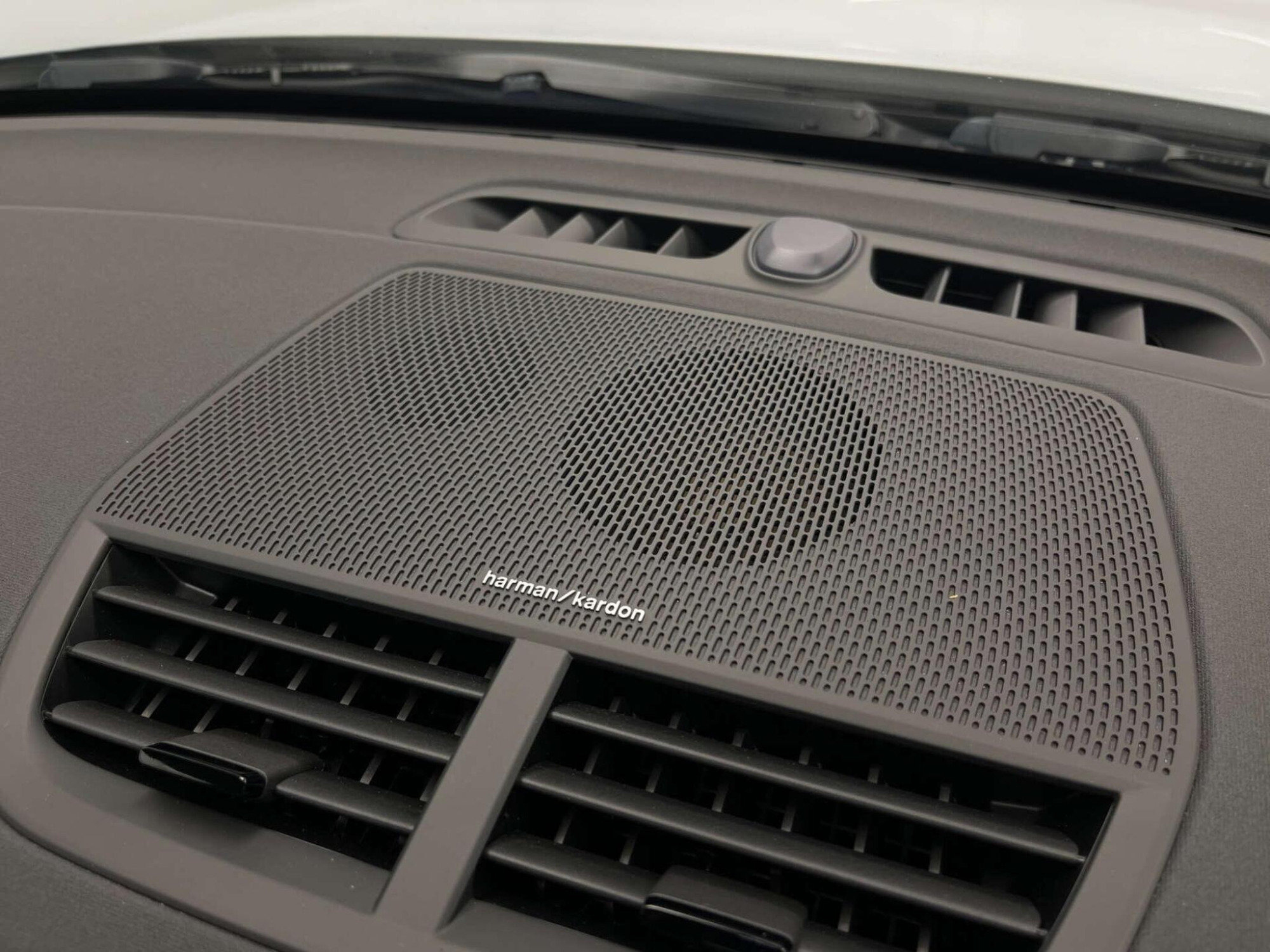 2023 Polestar 2 image 16