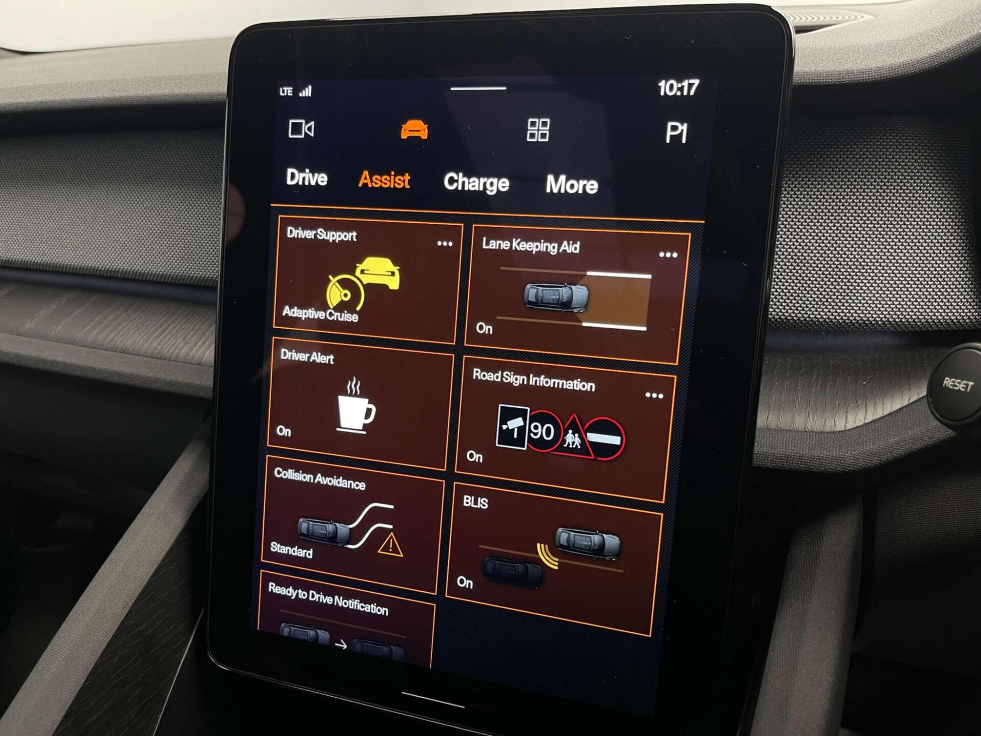 2023 Polestar 2 image 23
