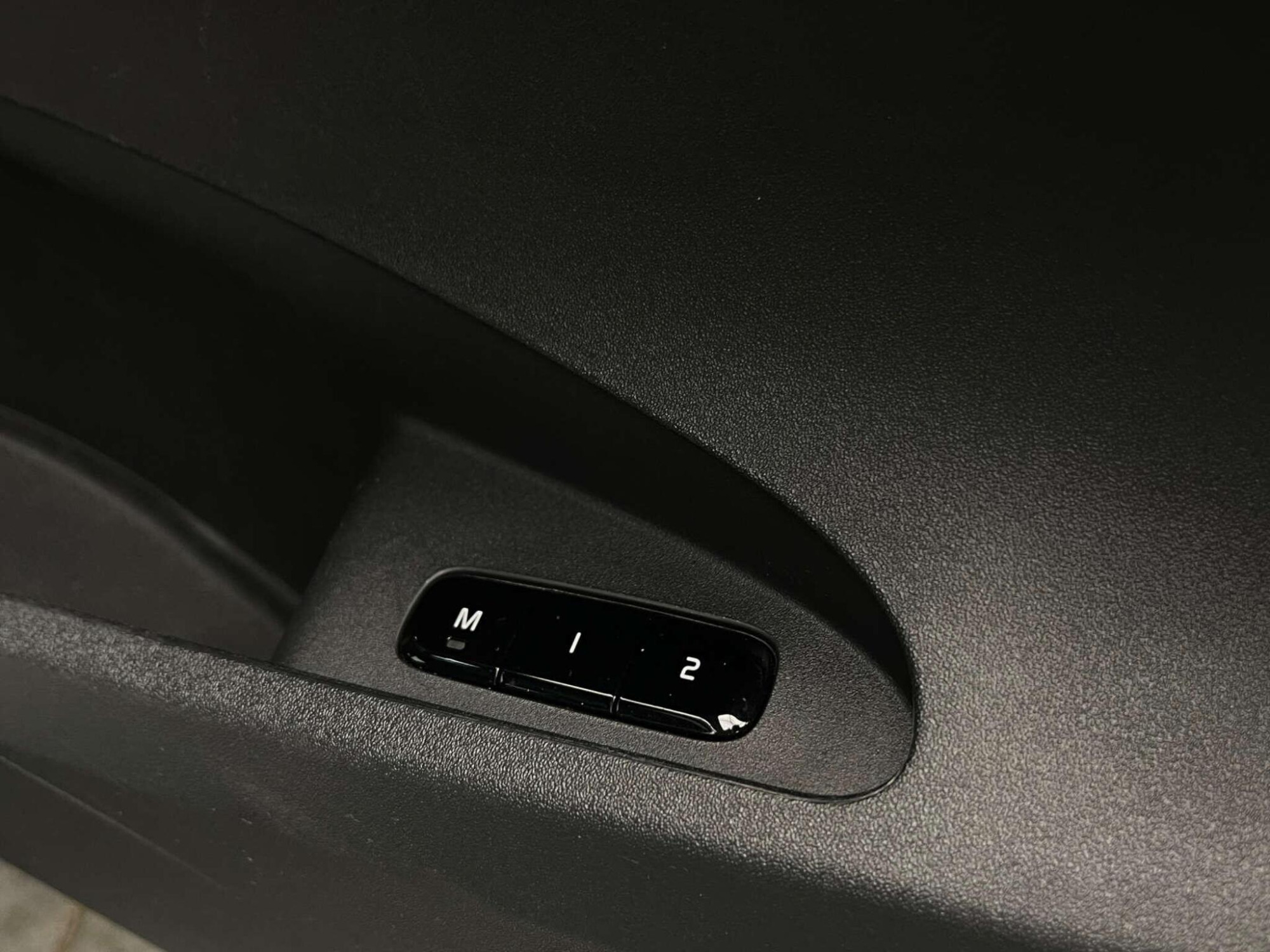 2023 Polestar 2 image 13