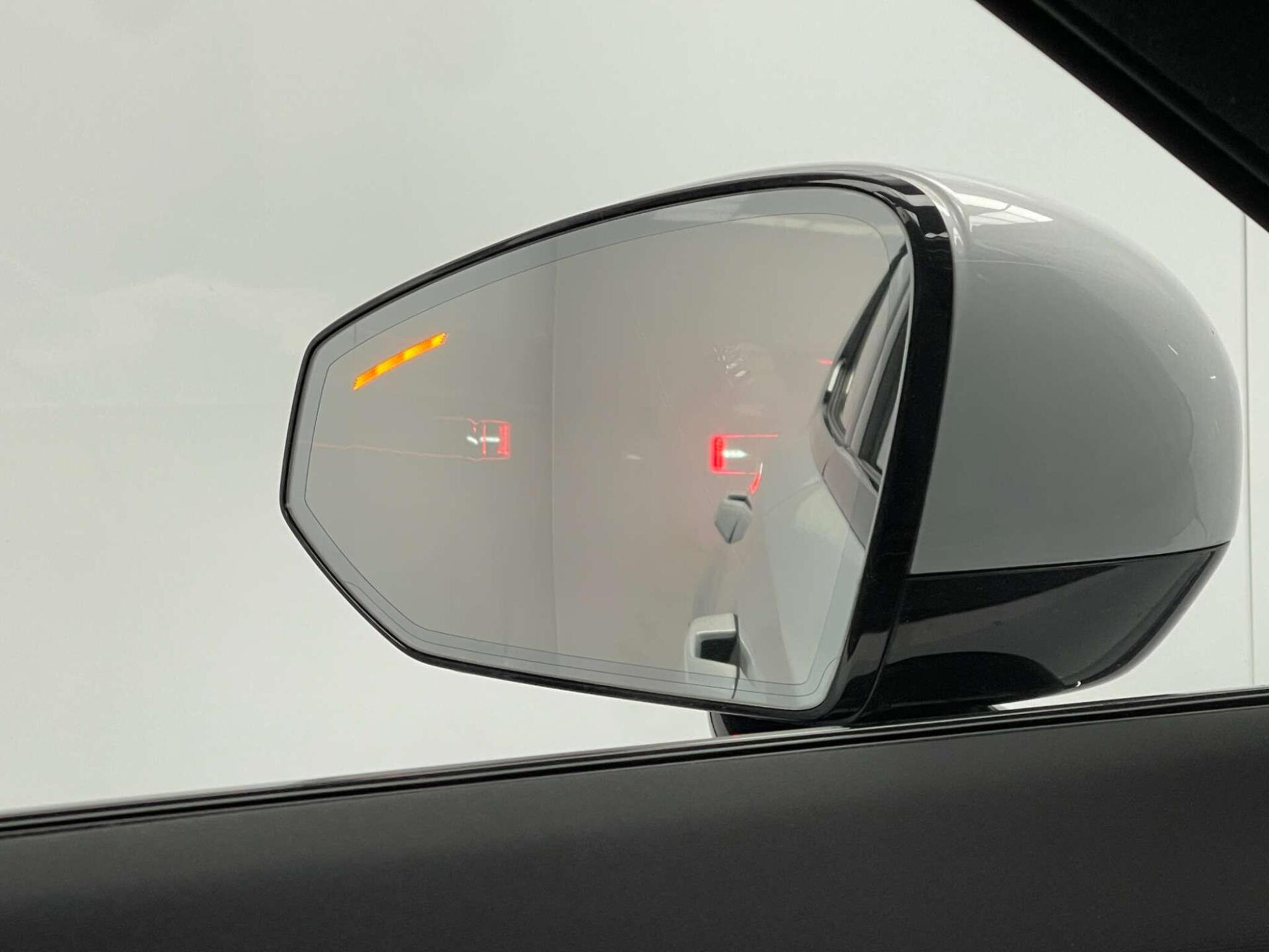 2023 Polestar 2 image 8