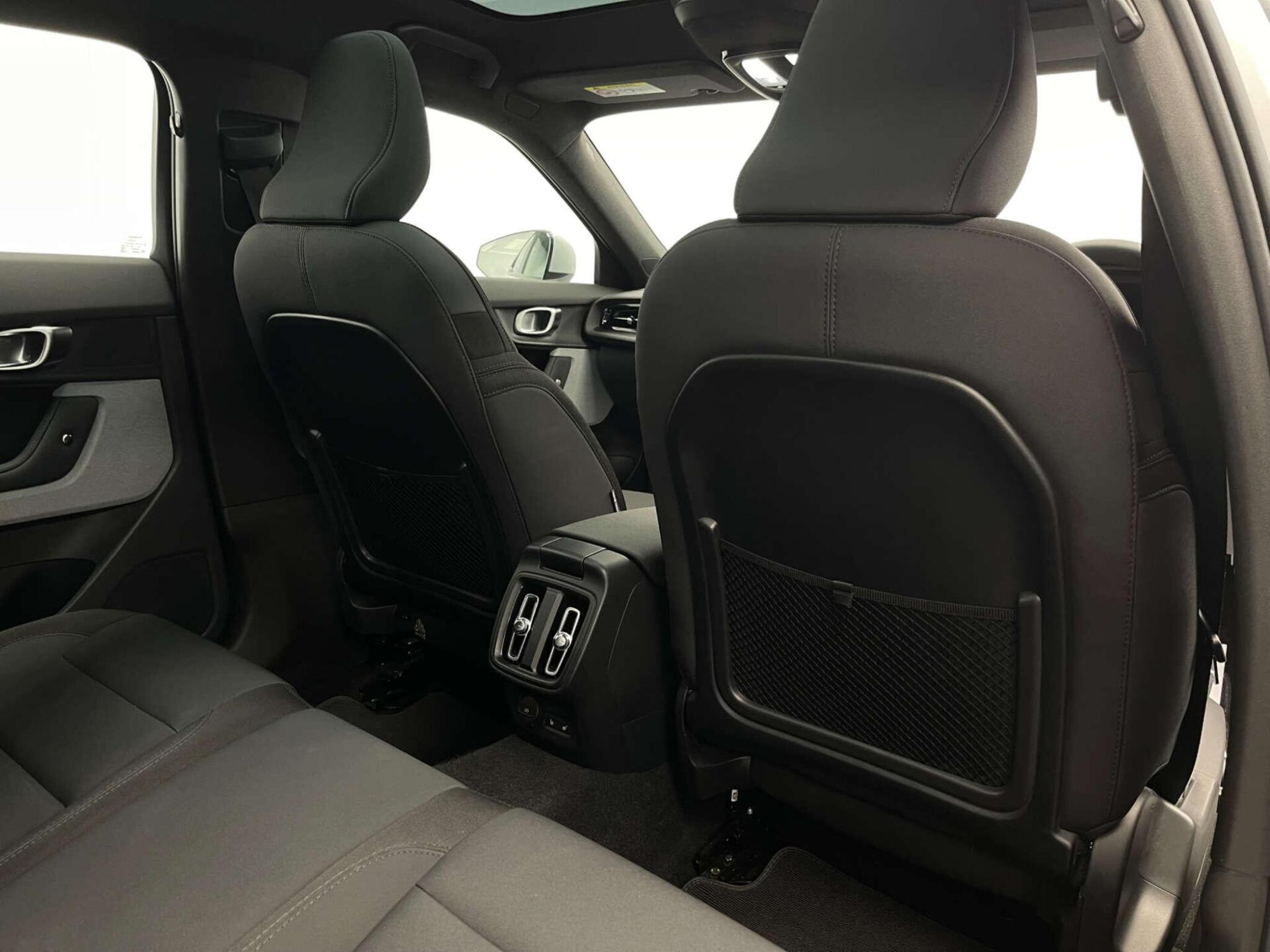 2023 Polestar 2 image 27