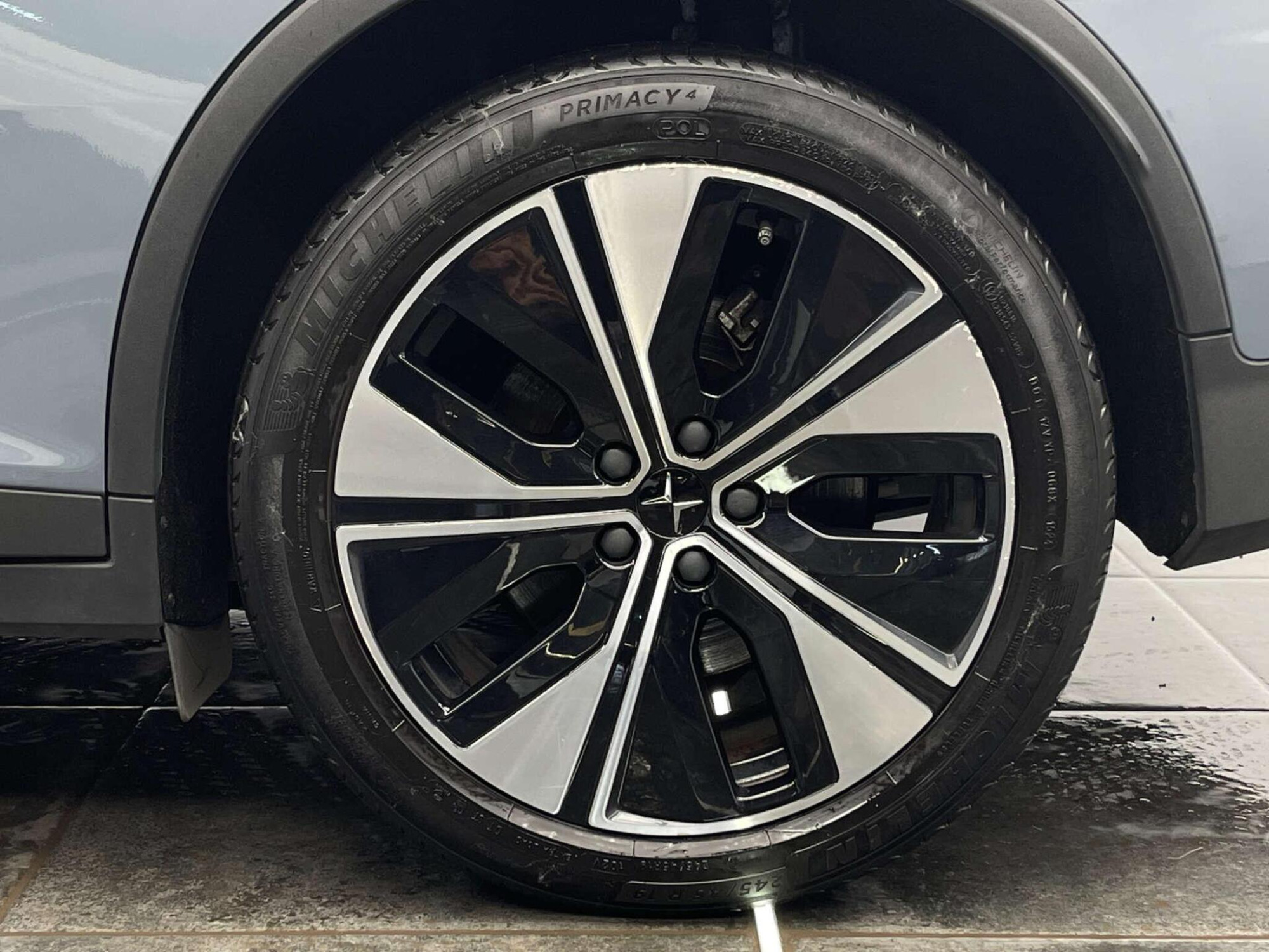 2022 Polestar 2 image 44