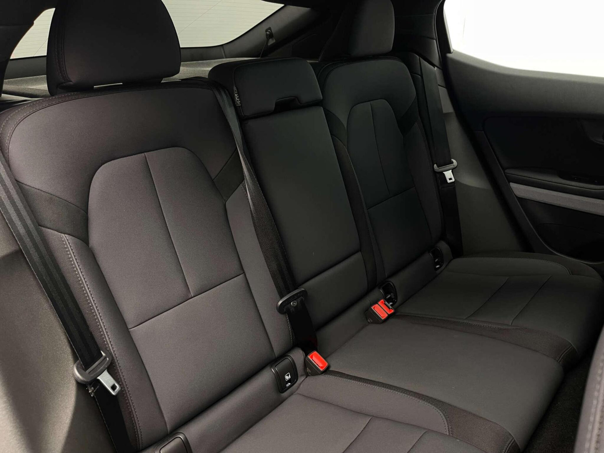 2022 Polestar 2 image 16