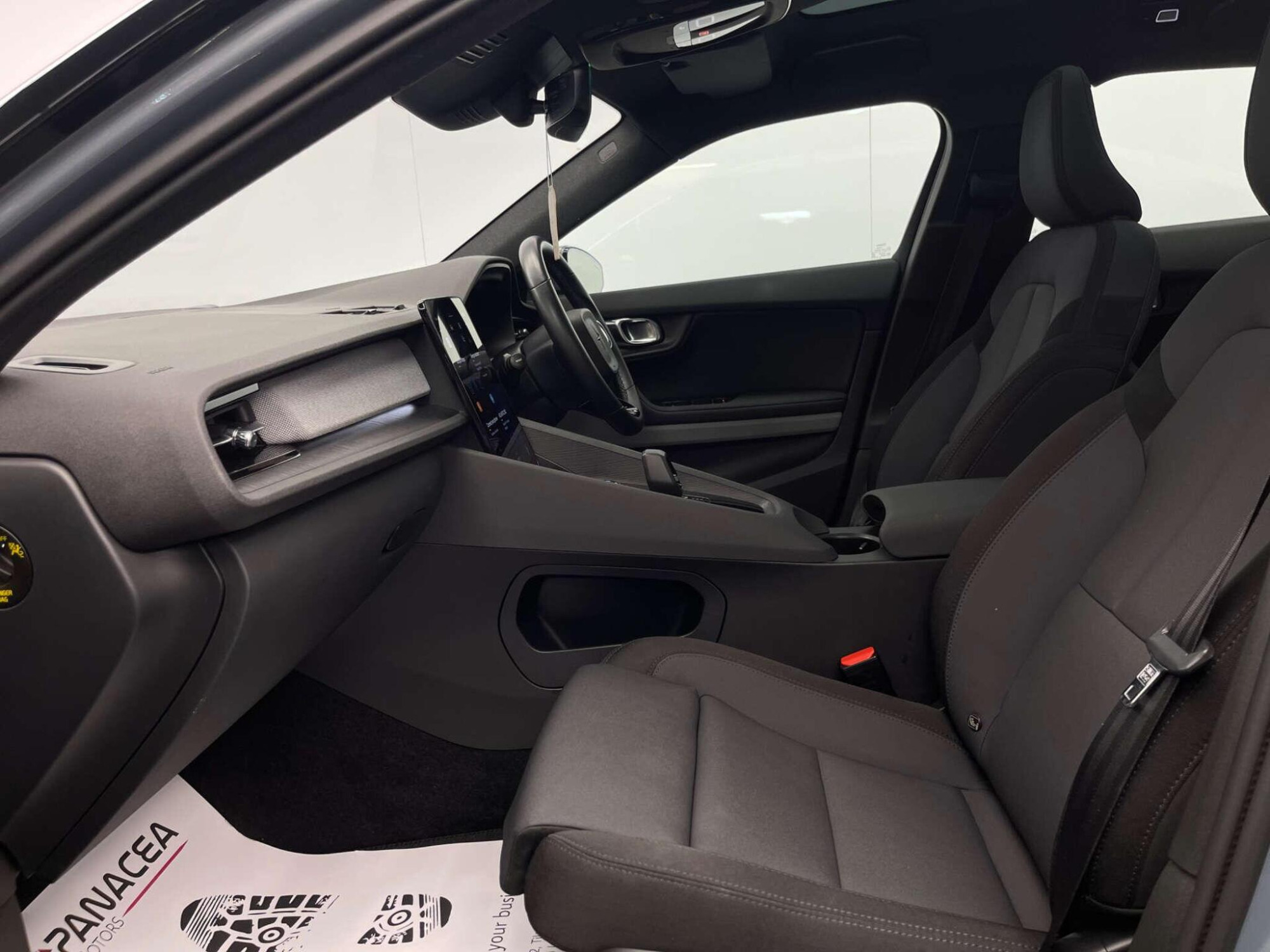 2022 Polestar 2 image 31