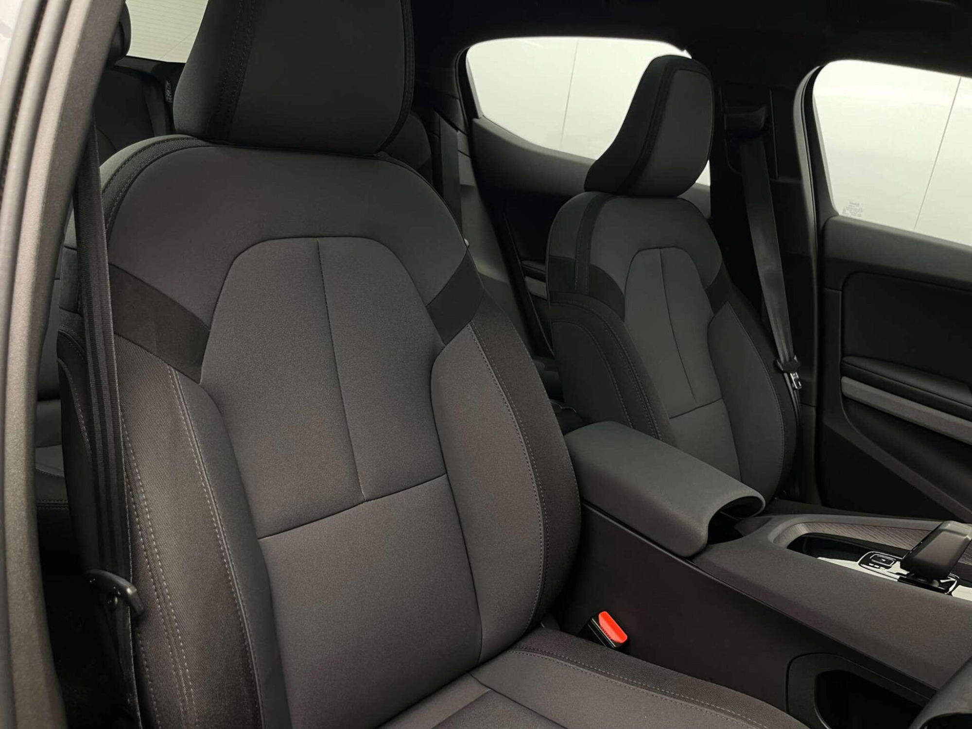 2022 Polestar 2 image 15