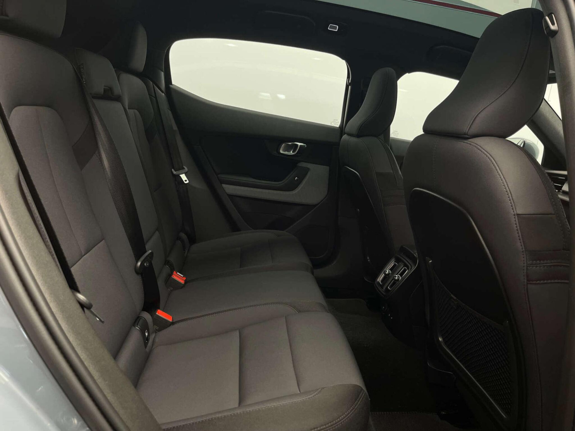 2022 Polestar 2 image 32
