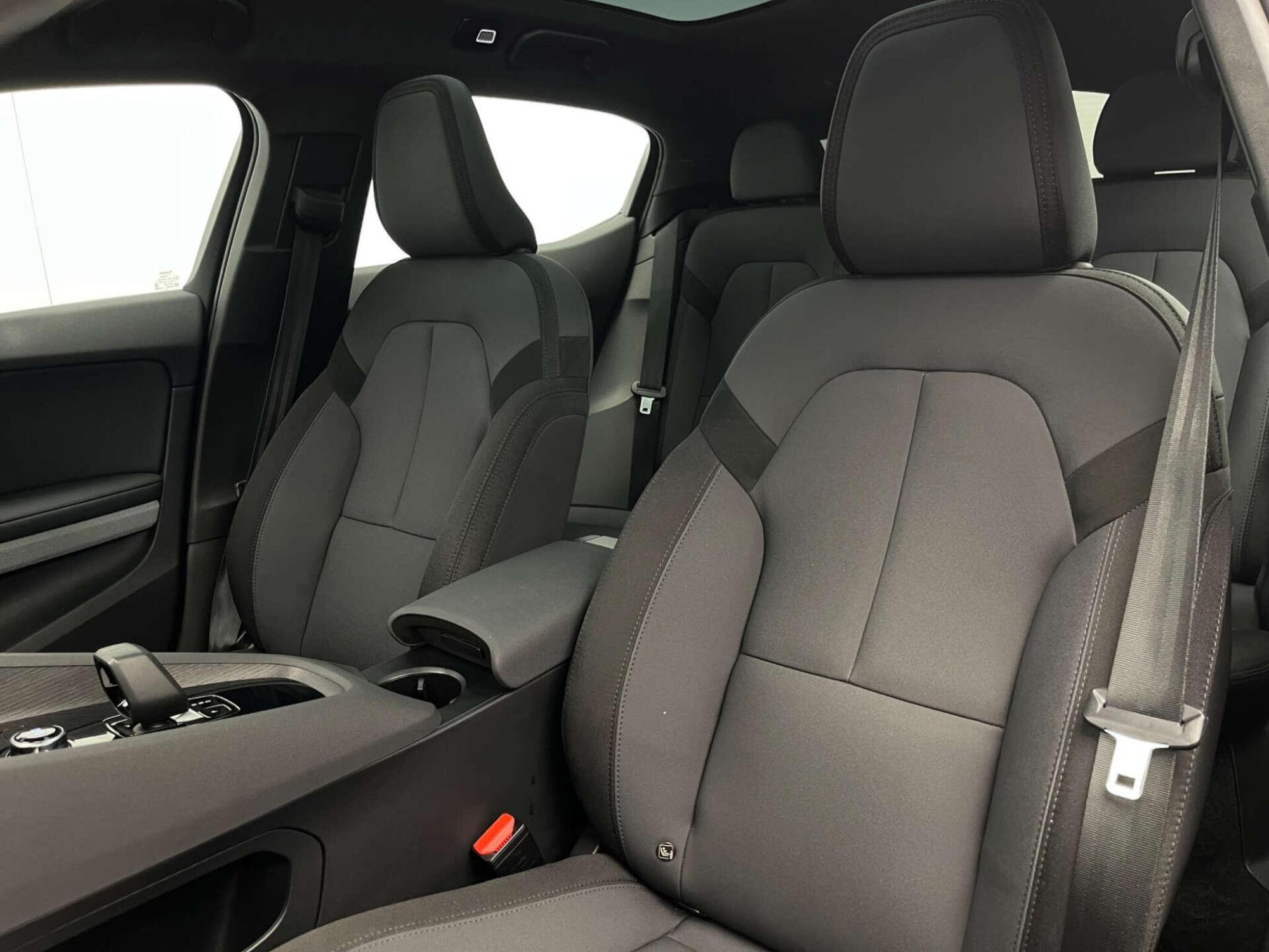 2022 Polestar 2 image 34