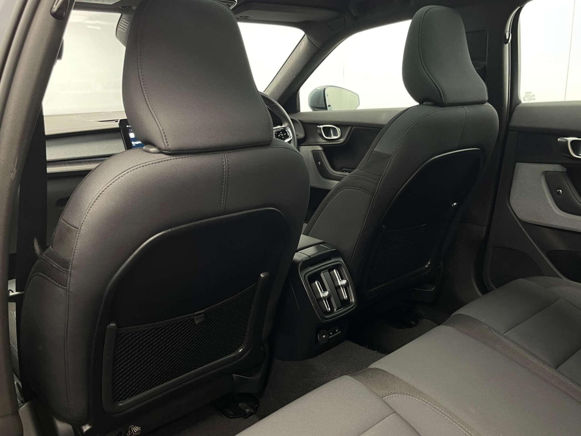 2022 Polestar 2 image 35