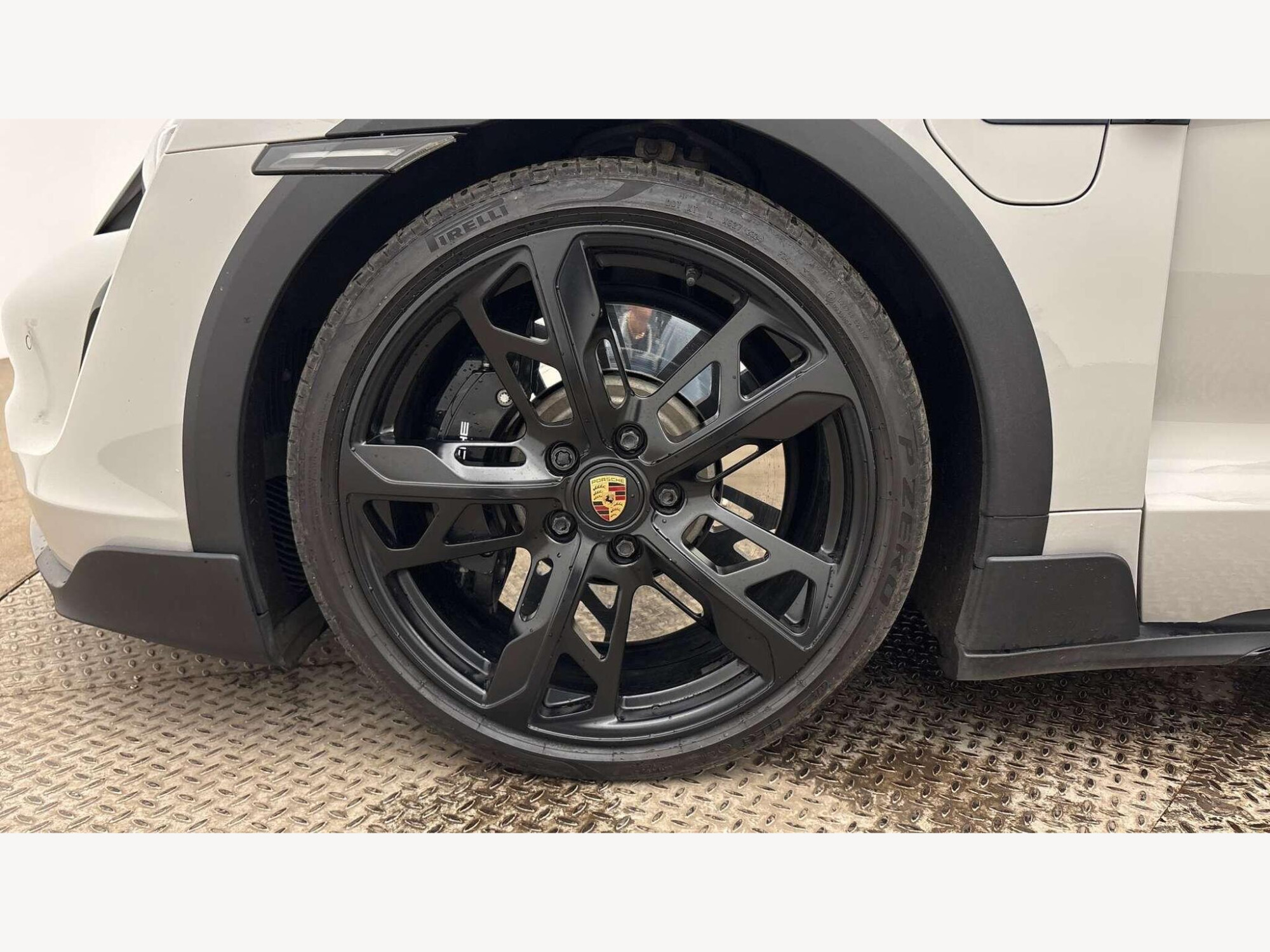 2022 Porsche TAYCAN image 6