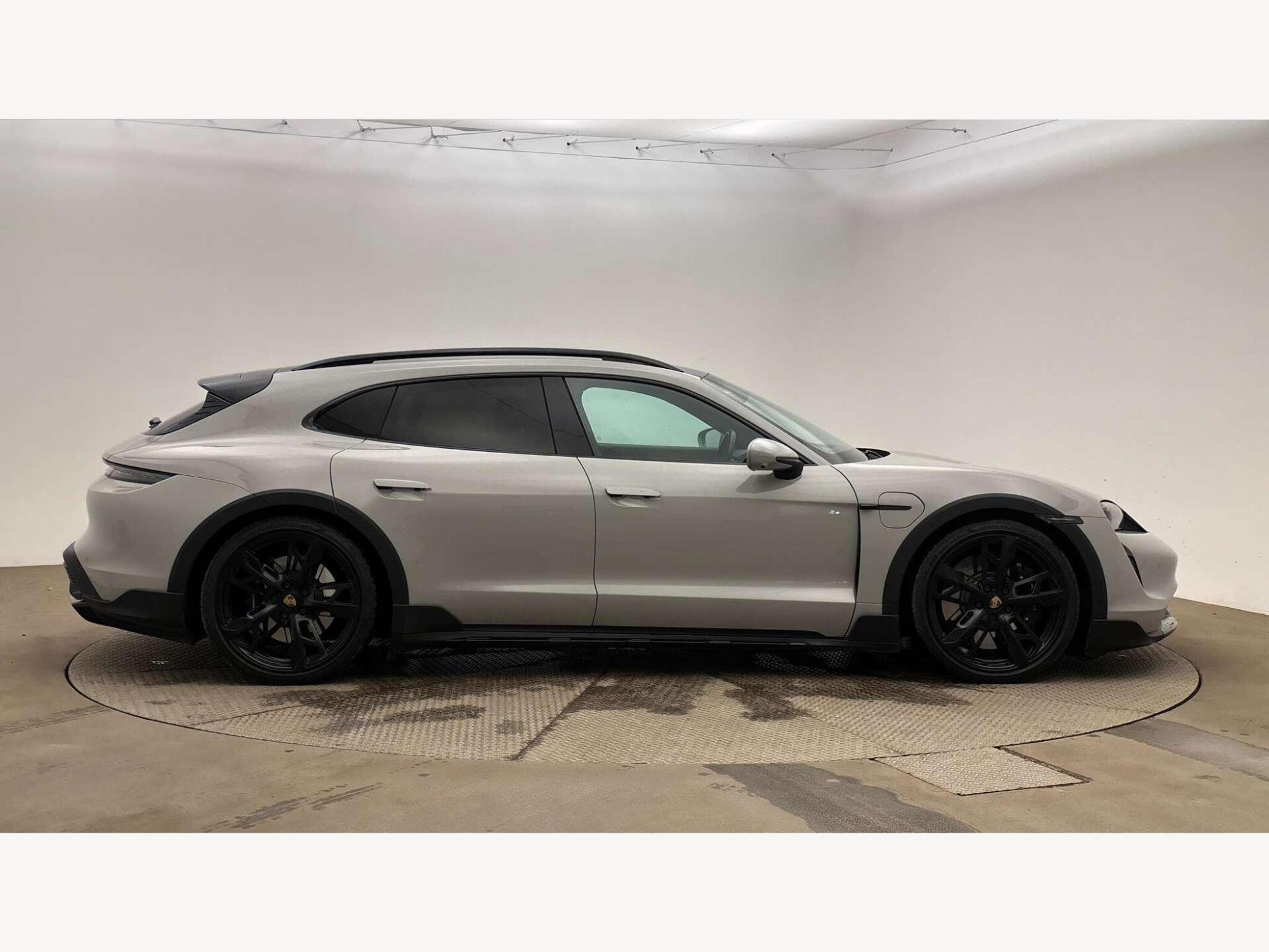 2022 Porsche TAYCAN image 5