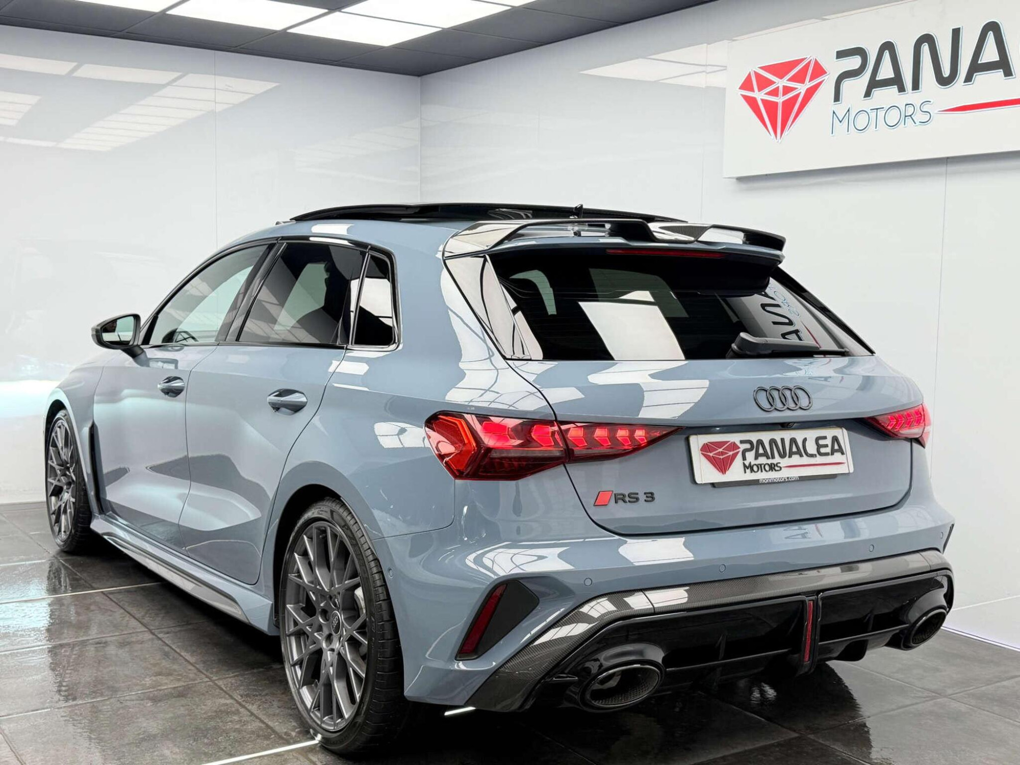 2025 Audi RS 3 image 13