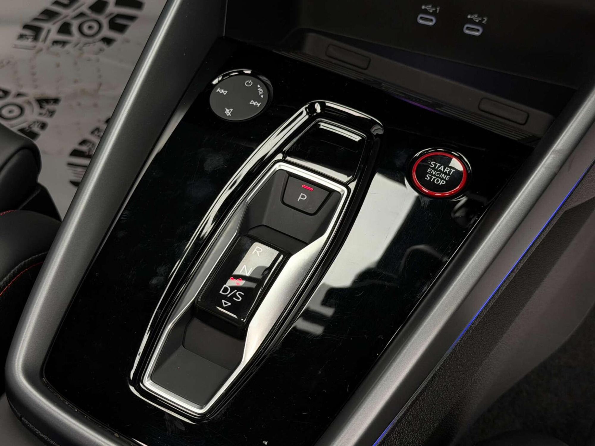 2025 Audi RS 3 image 41