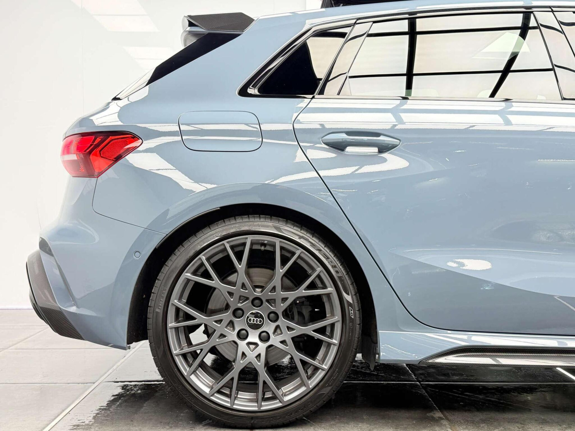 2025 Audi RS 3 image 7
