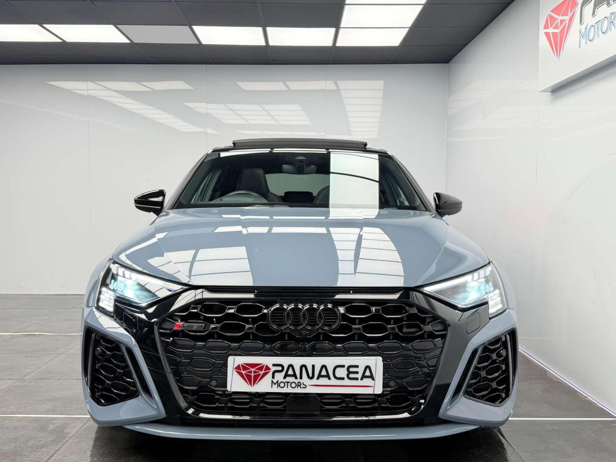 2022 Audi RS 3 image 3