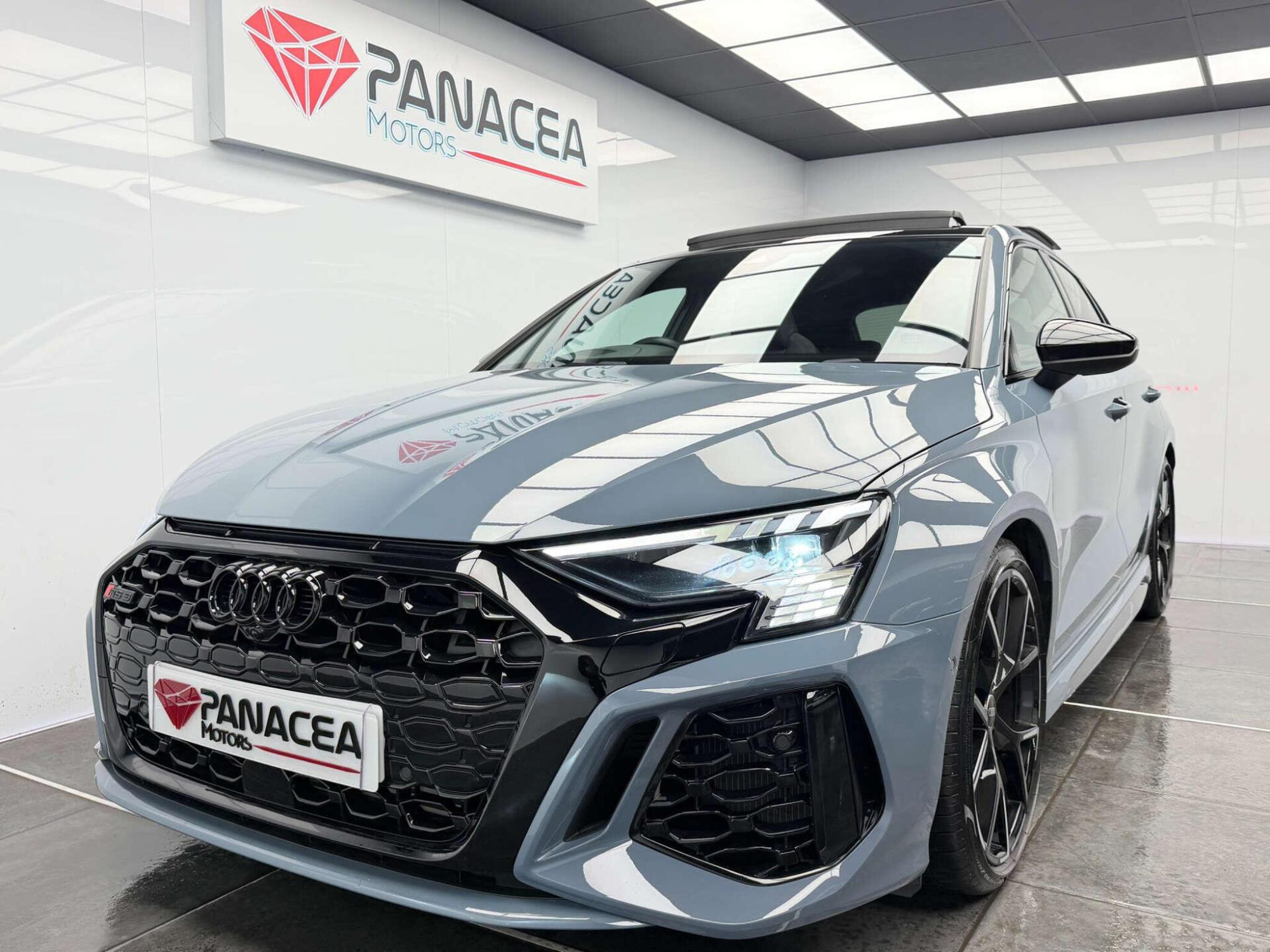2022 Audi RS 3 image 36
