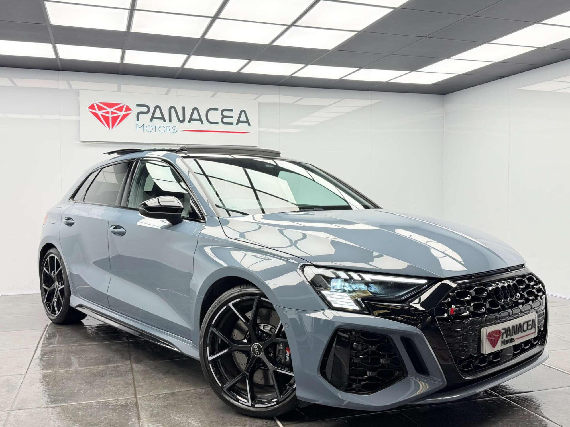2022 Audi RS 3 image 27