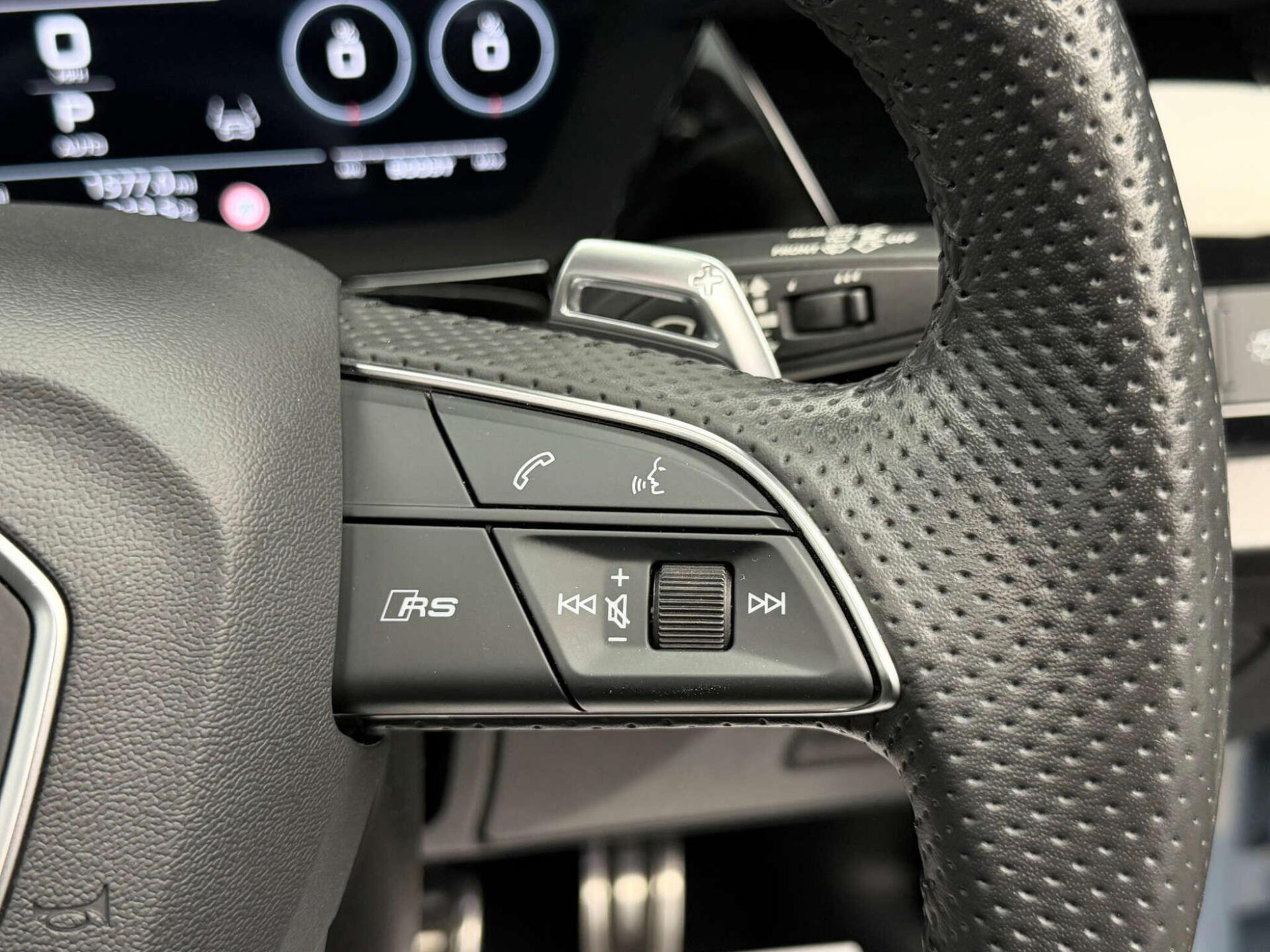 2022 Audi RS 3 image 21