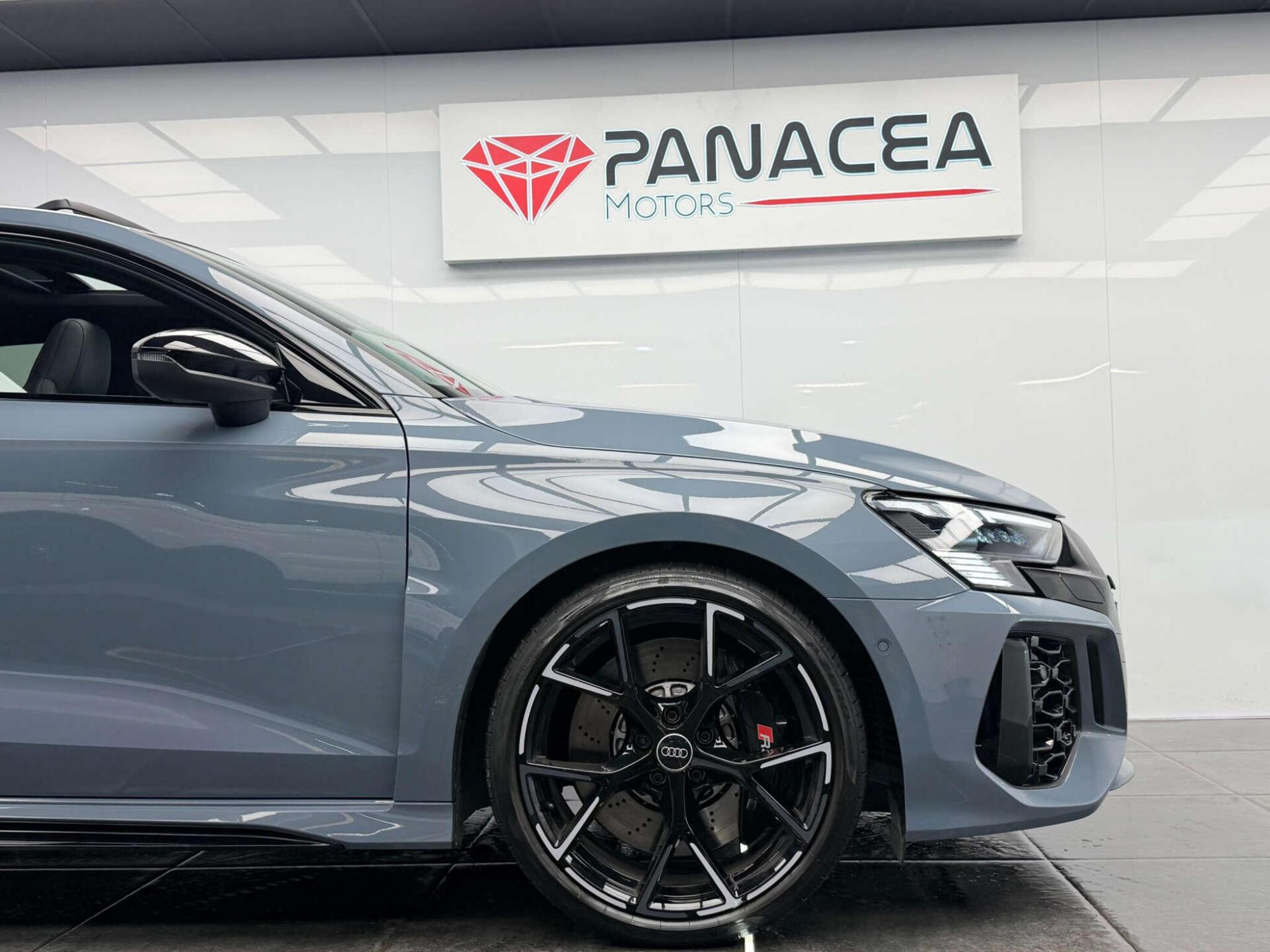 2022 Audi RS 3 image 7