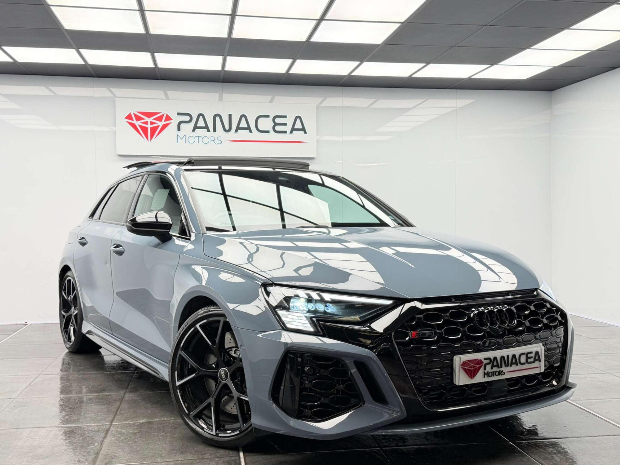 2022 Audi RS 3 image 26