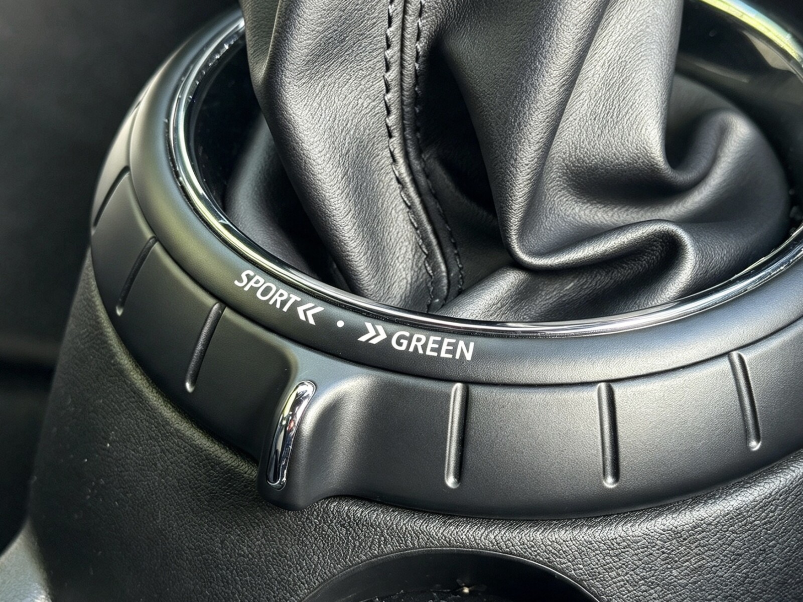 2014 Mini Cooper S image 14
