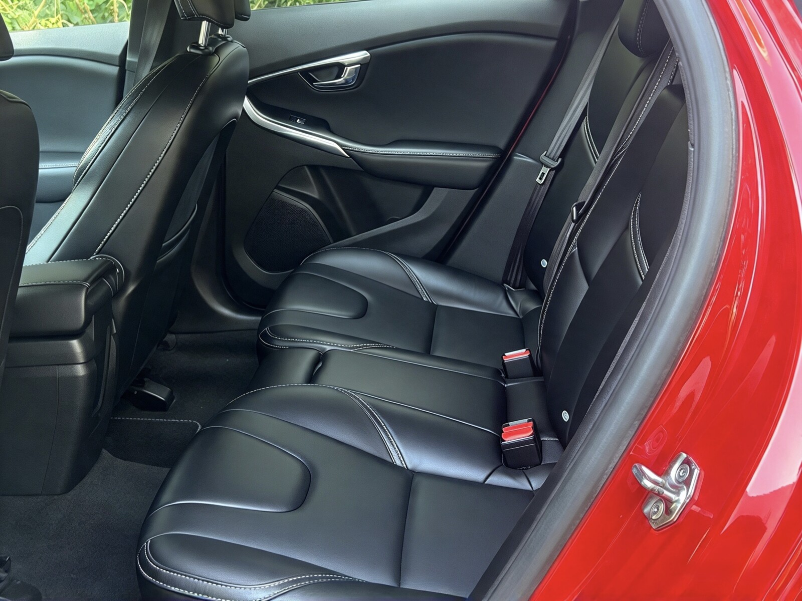 2017 Volvo V40 image 27